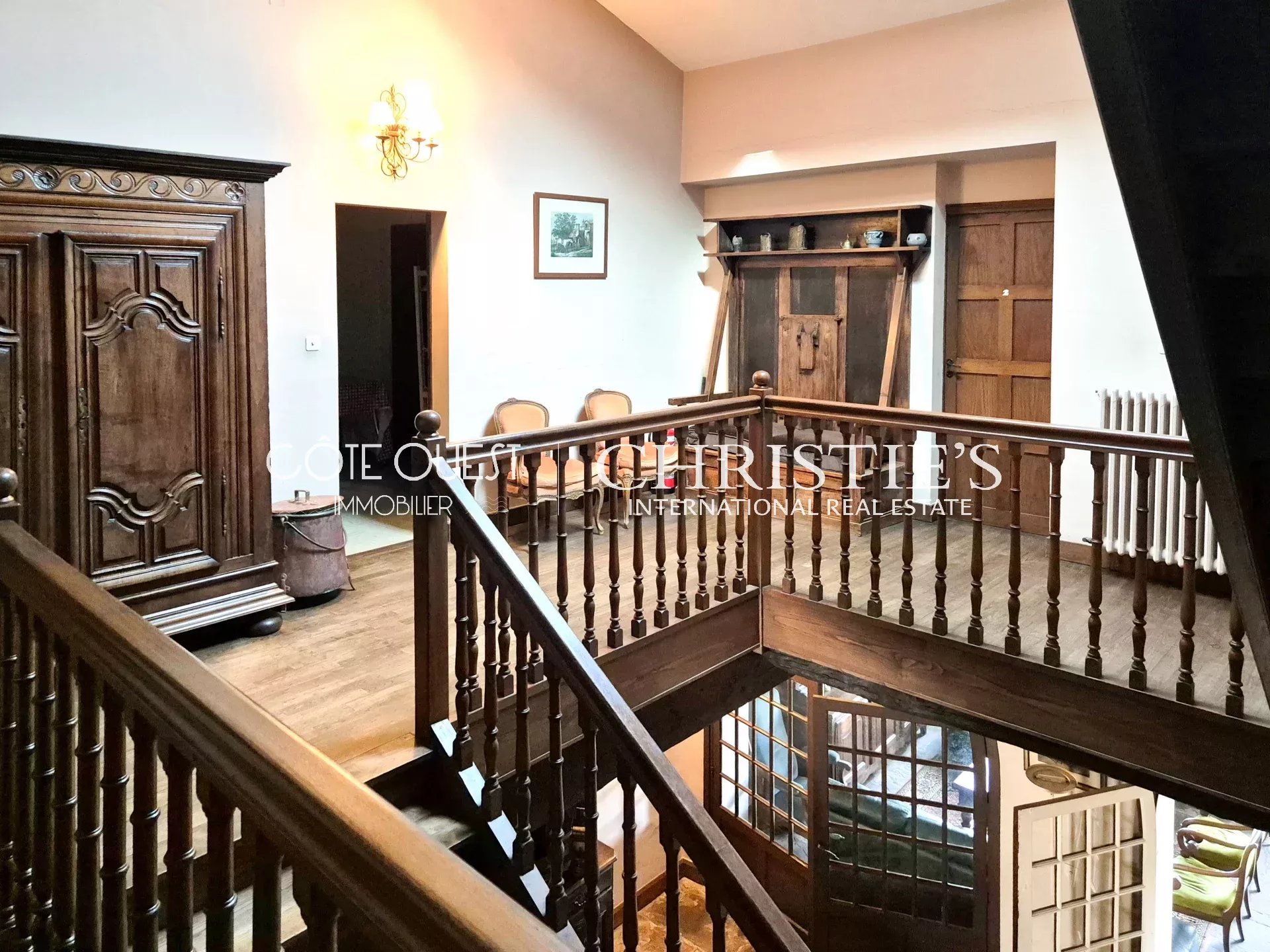 9 Bedroom Villa/Townhouse's Image 7