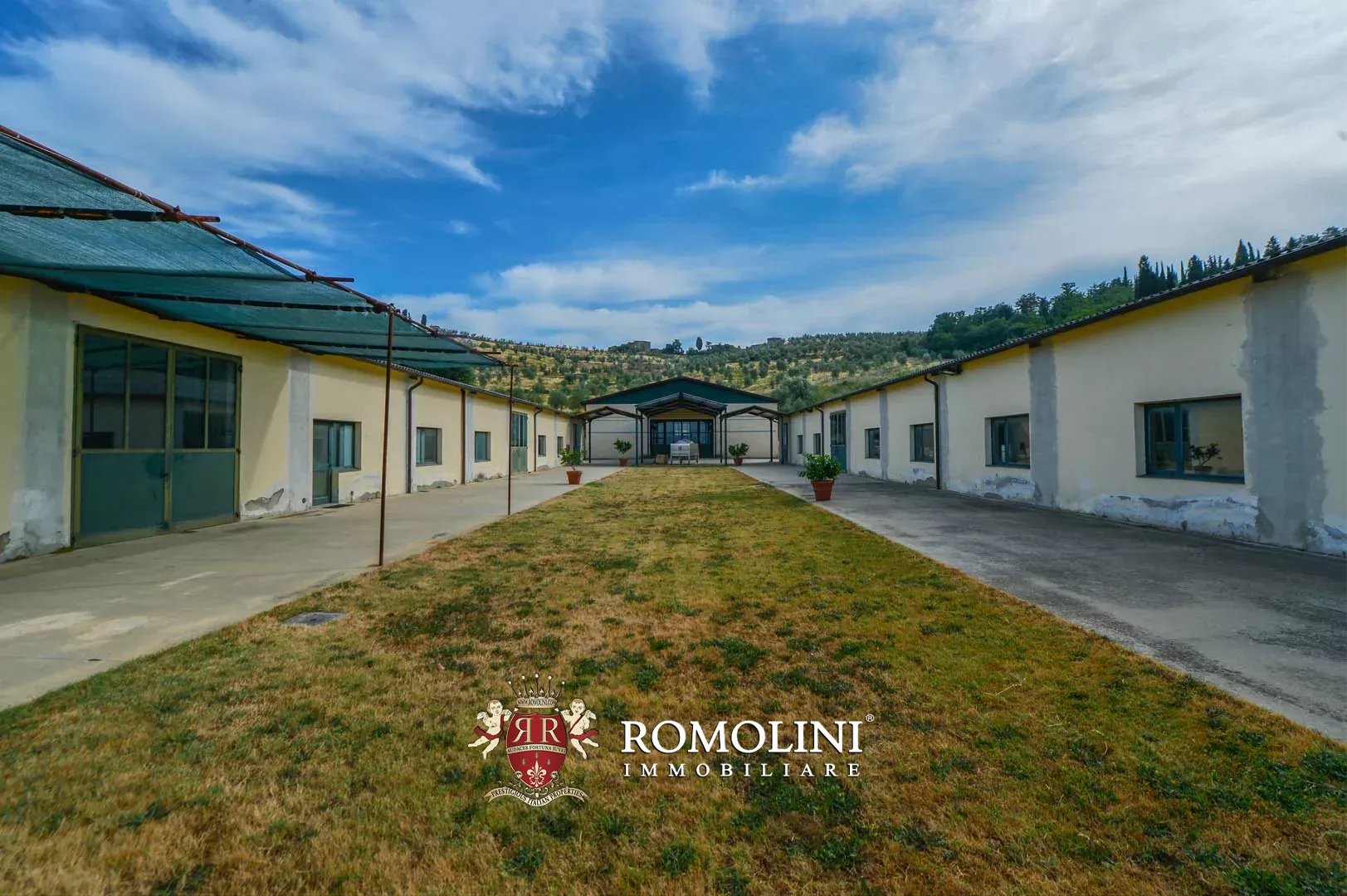 50 Bedroom Vineyard's Image 14