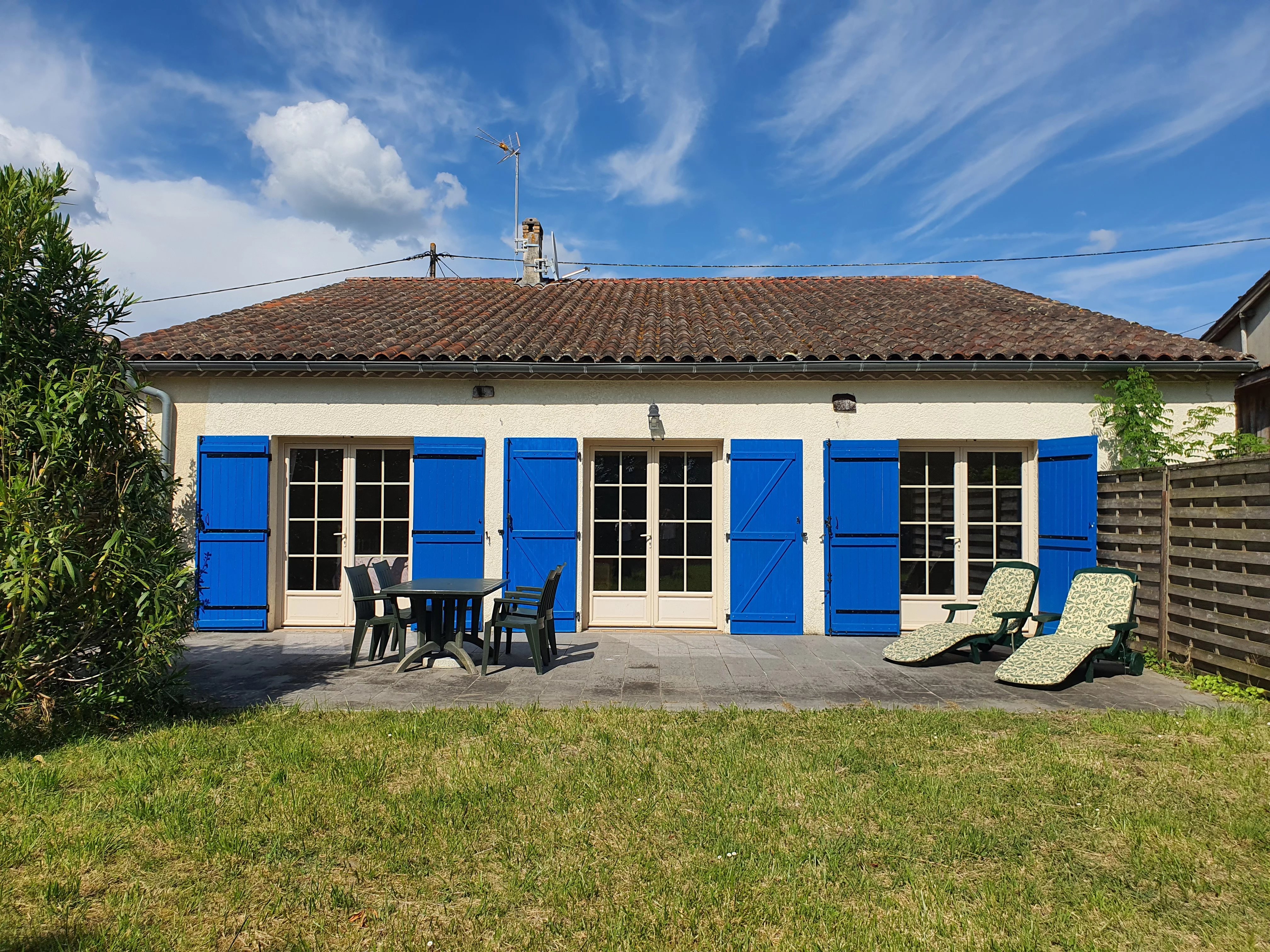 Maison de village en pierre offrant 4 chambres