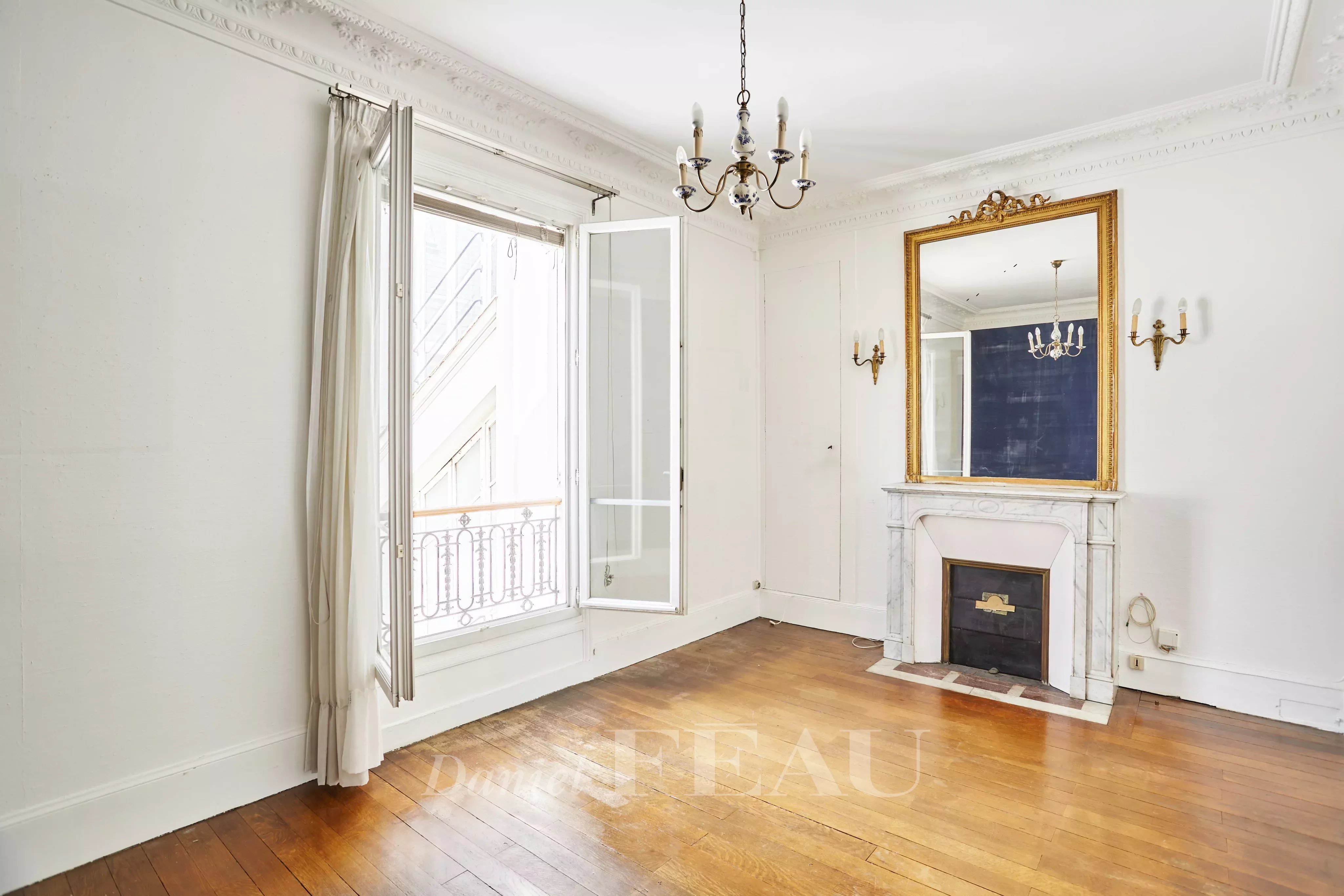 Sale Apartment Paris 17th