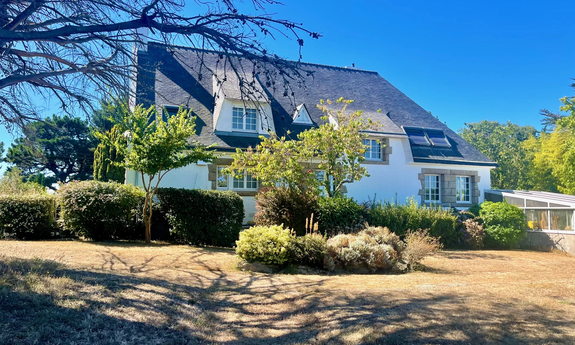 Plouhinec - Property with beach access