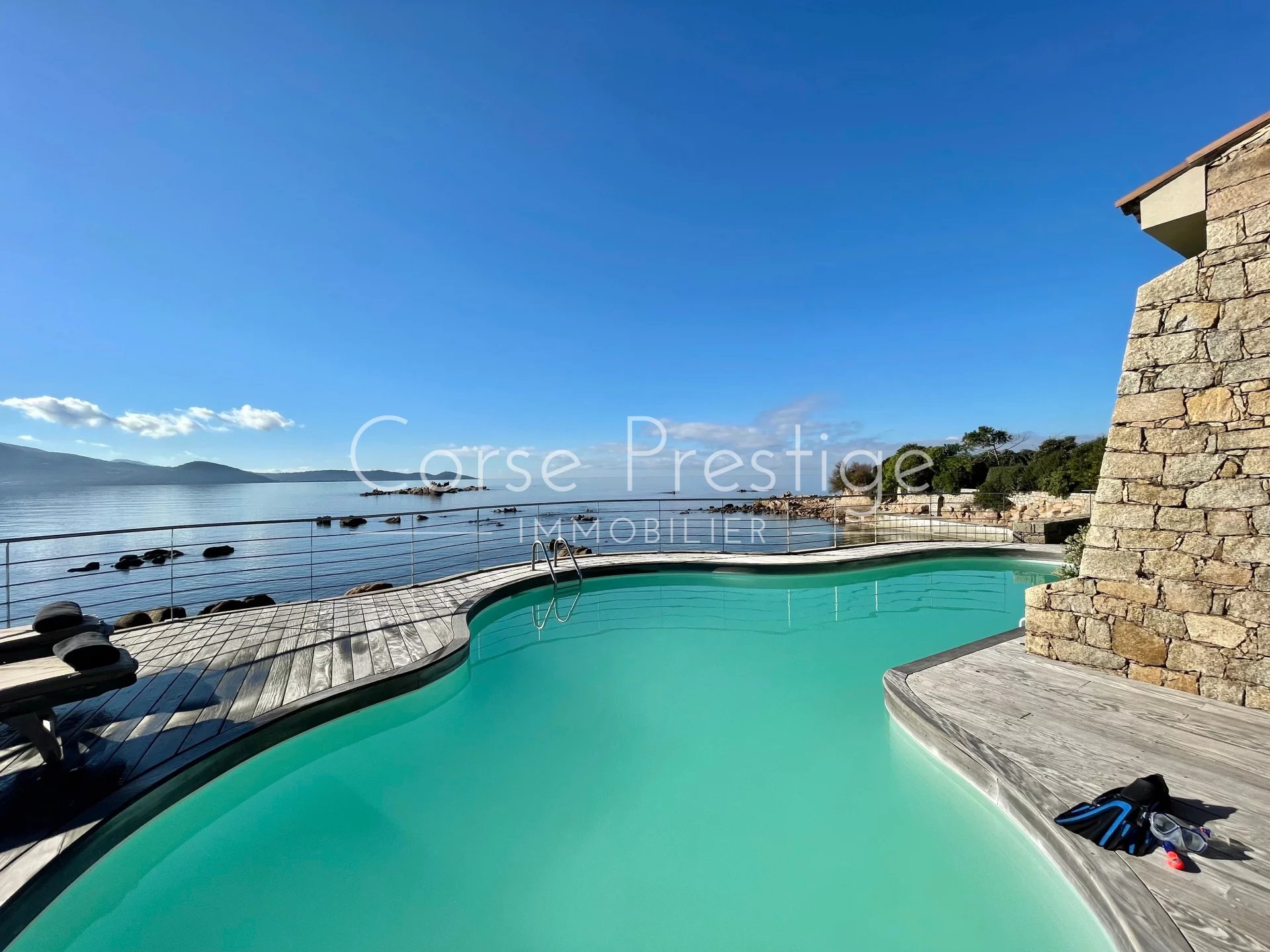 villa pieds dans l-eau a louer - isolella - rive sud golfe d-ajaccio image2