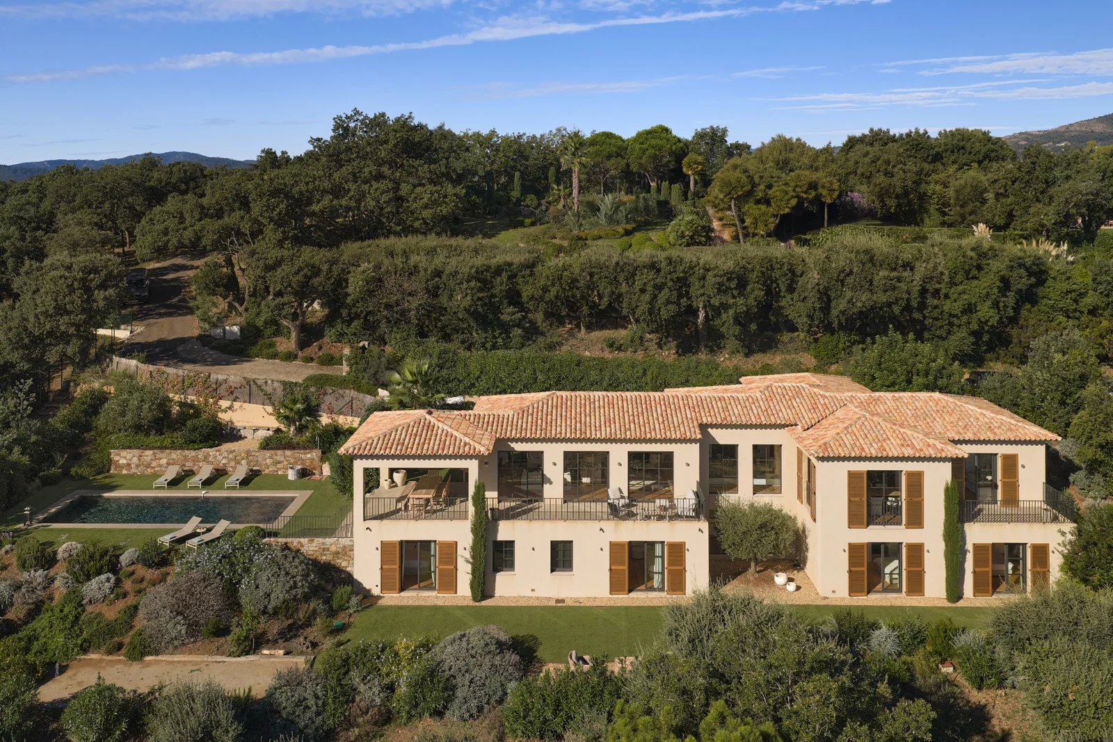 Contemporary villa with sea view and Château de Grimaud