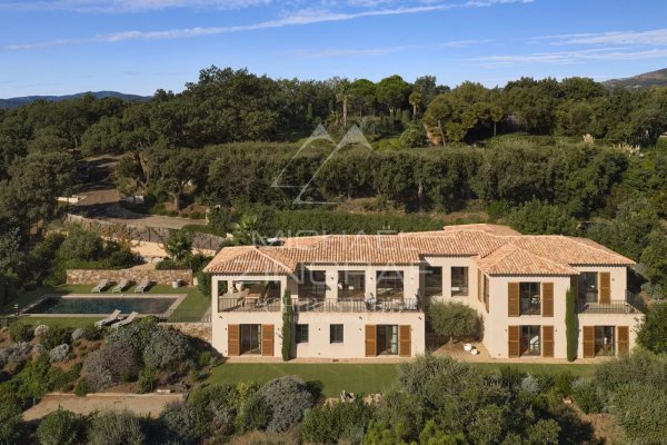 Contemporary villa with sea view and Château de Grimaud — photo 1
