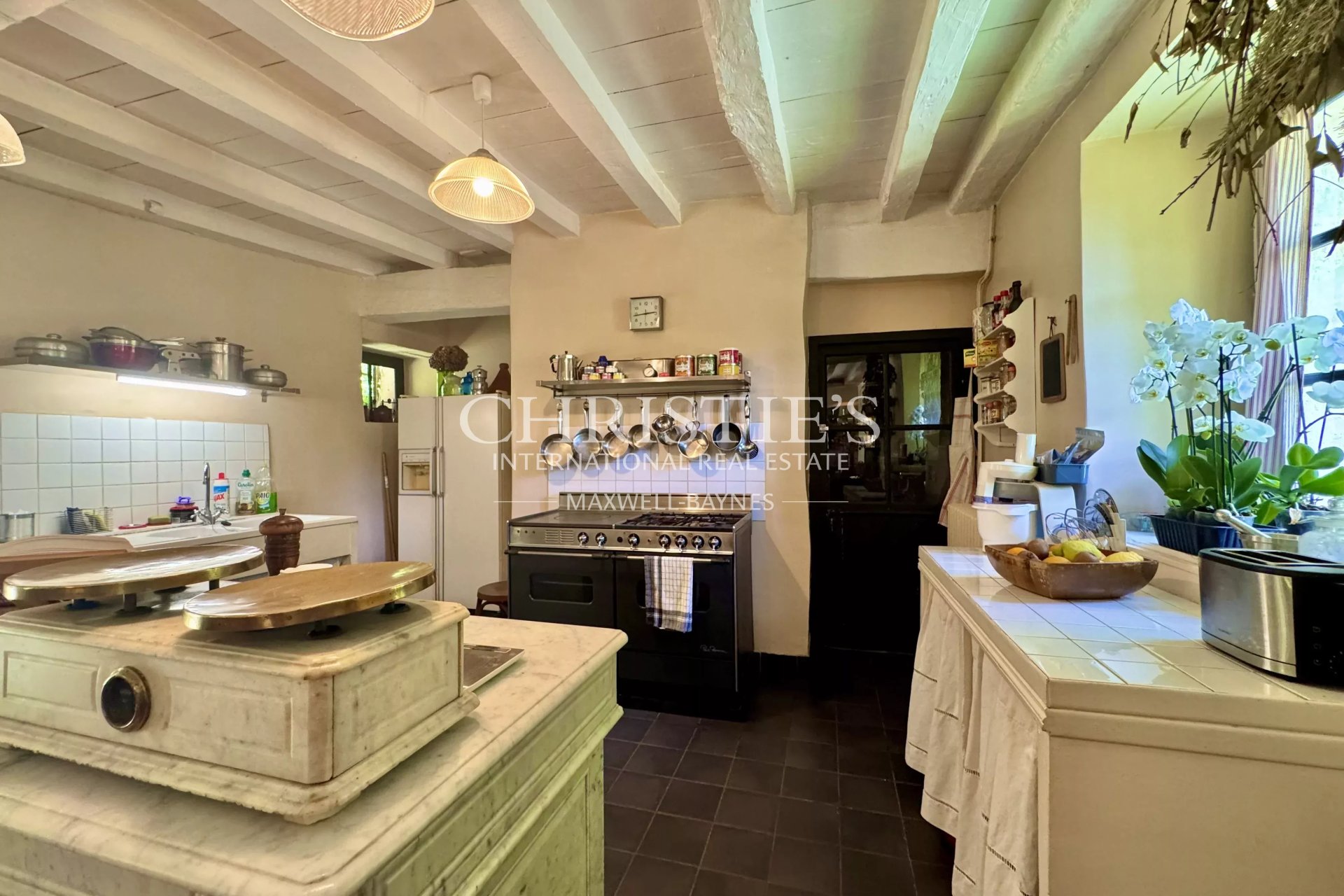 6 Bedroom Villa/Townhouse's Image 12