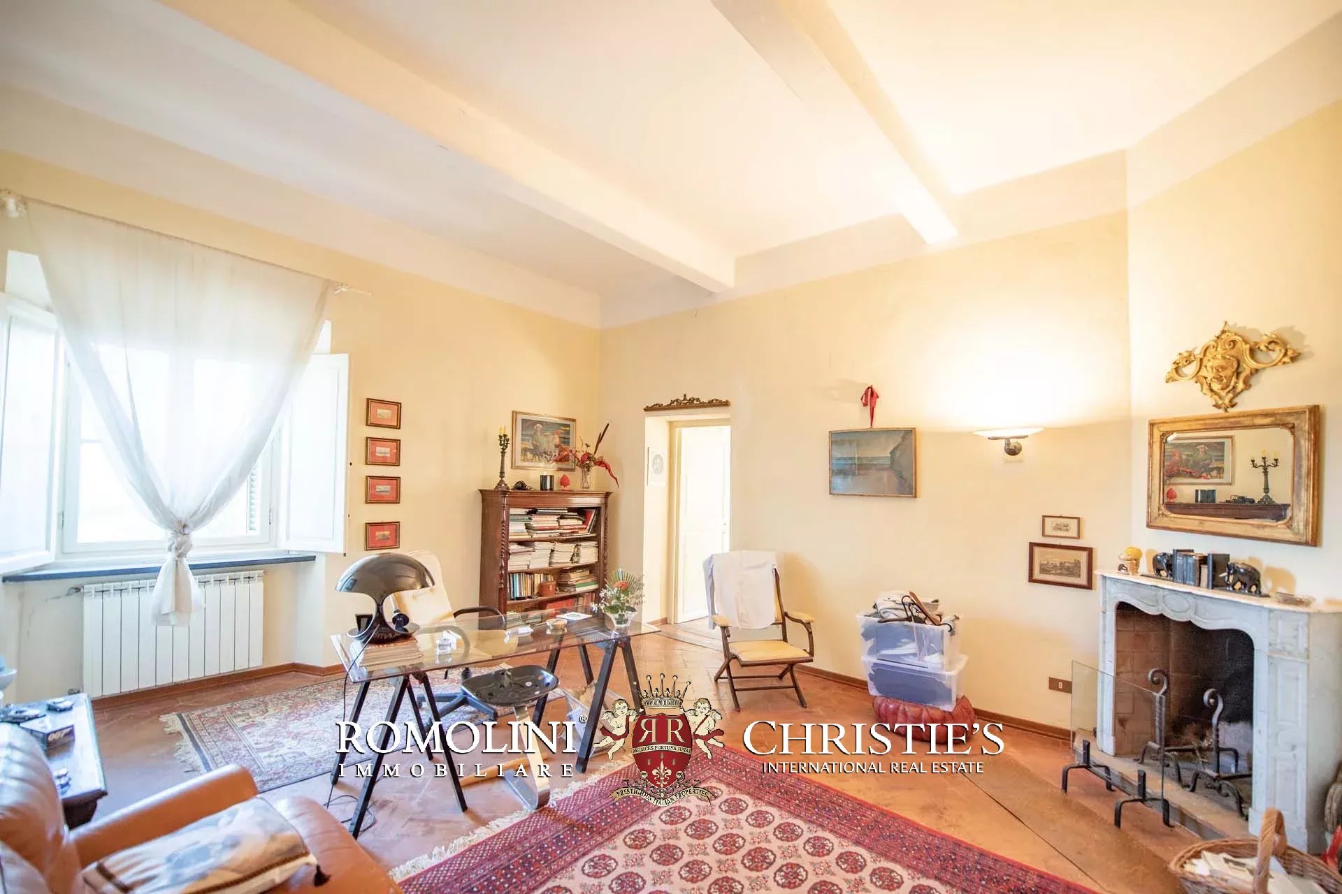 LUXURY PERIOD VILLA FOR SALE NEAR PISA, TUSCANY