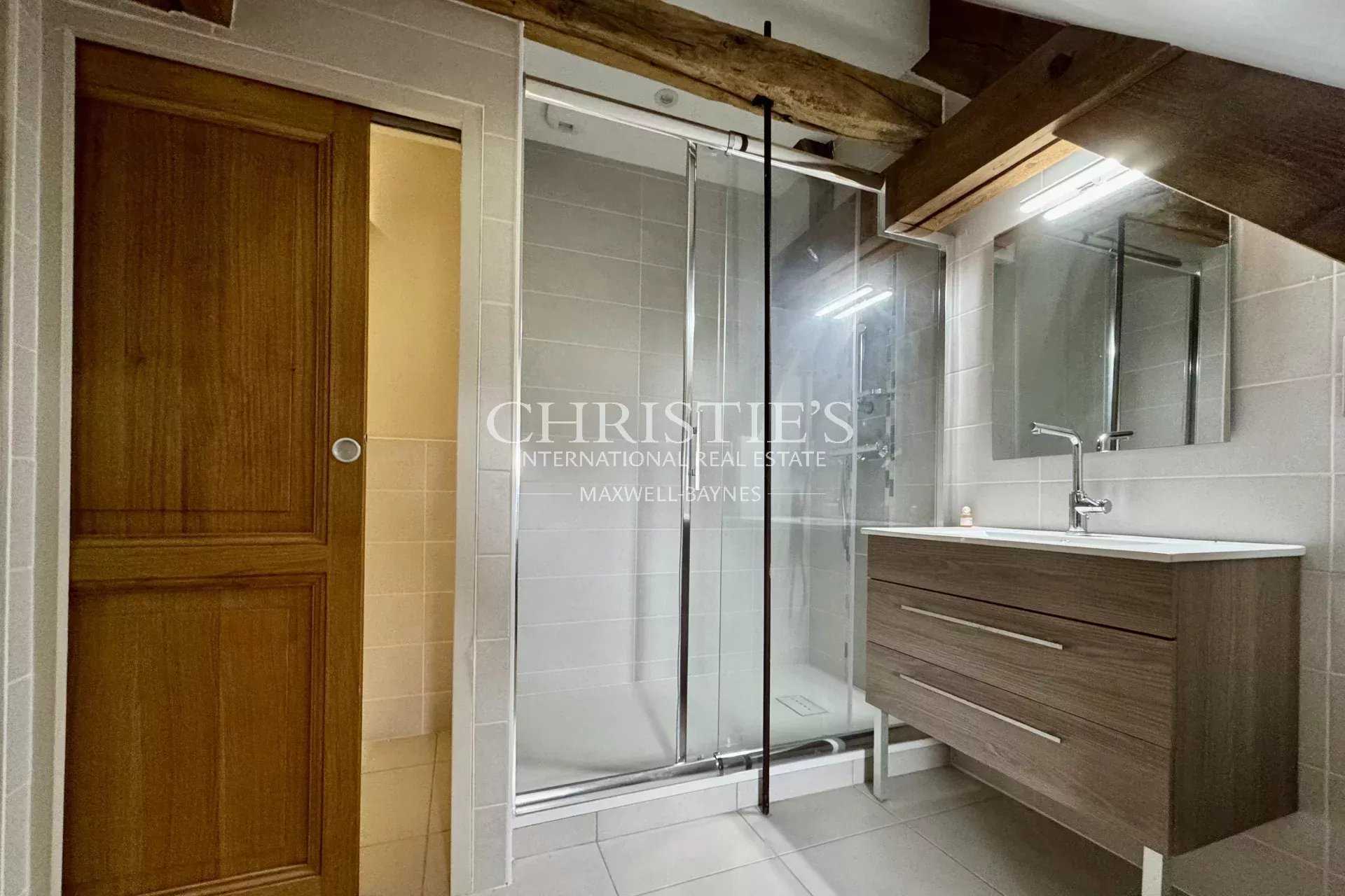 10 Bedroom Chateau's Image 30