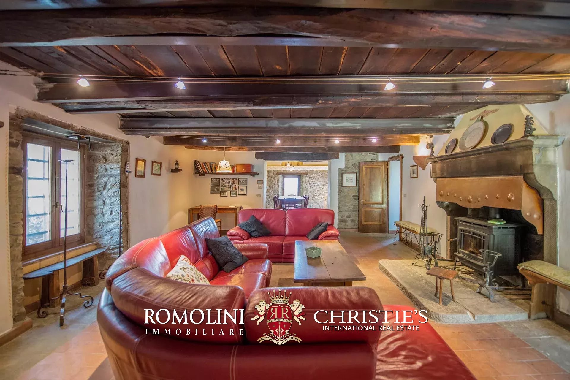 8 Bedroom Villa/Townhouse's Image 34