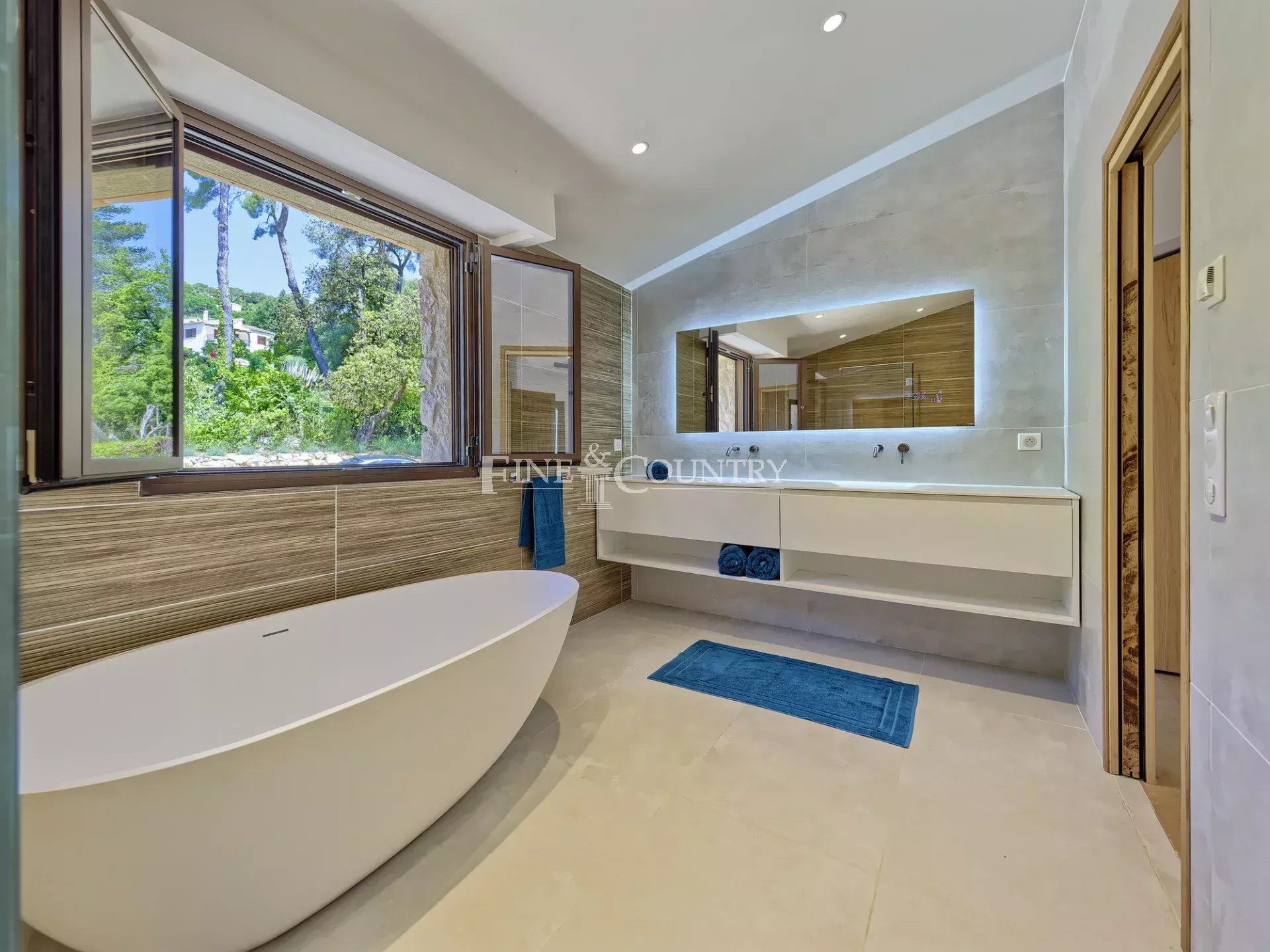 Photo of Villa with village & sea view for sale in Saint Paul de Vence