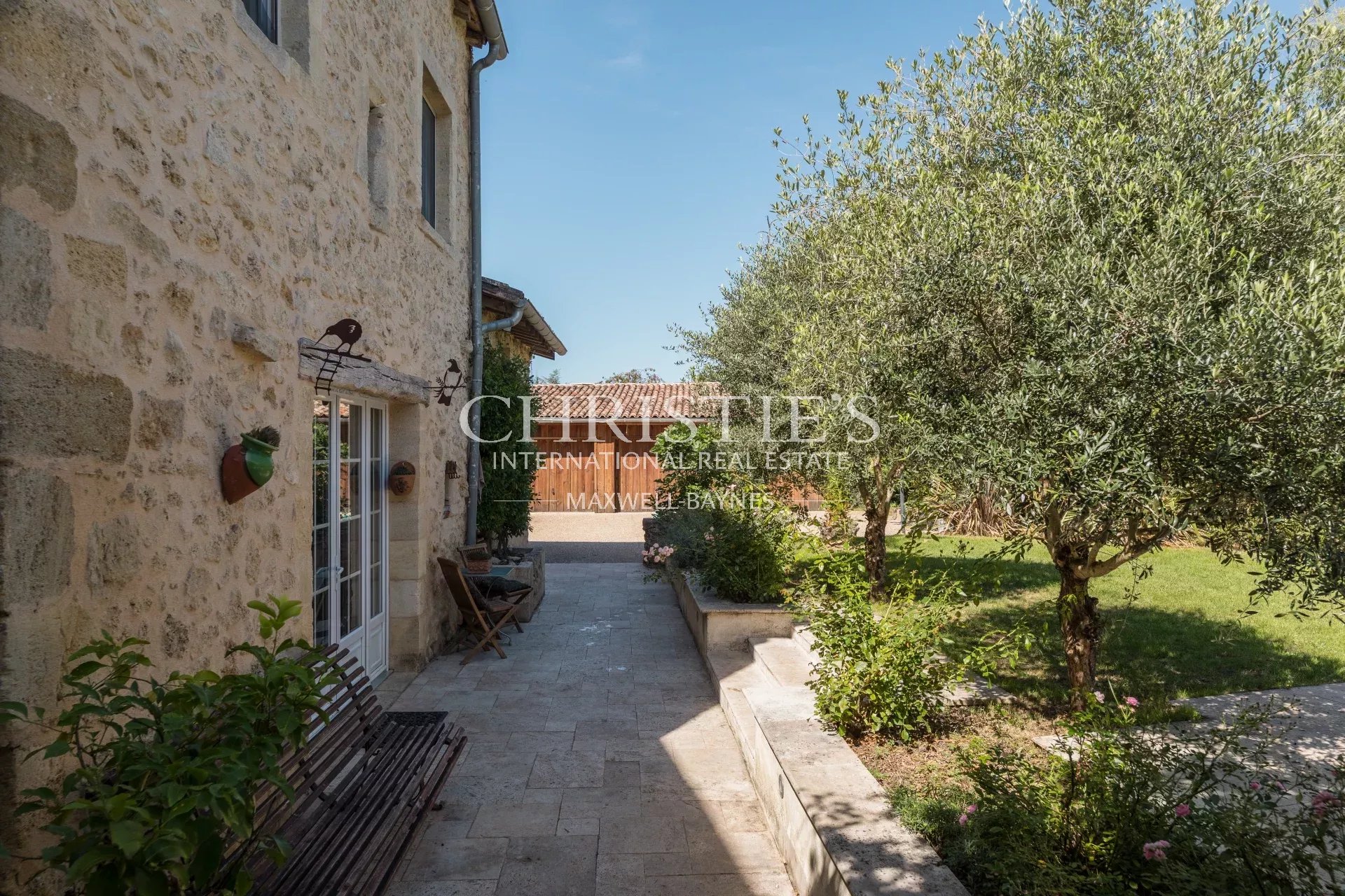 7 Bedroom Villa/Townhouse's Image 34