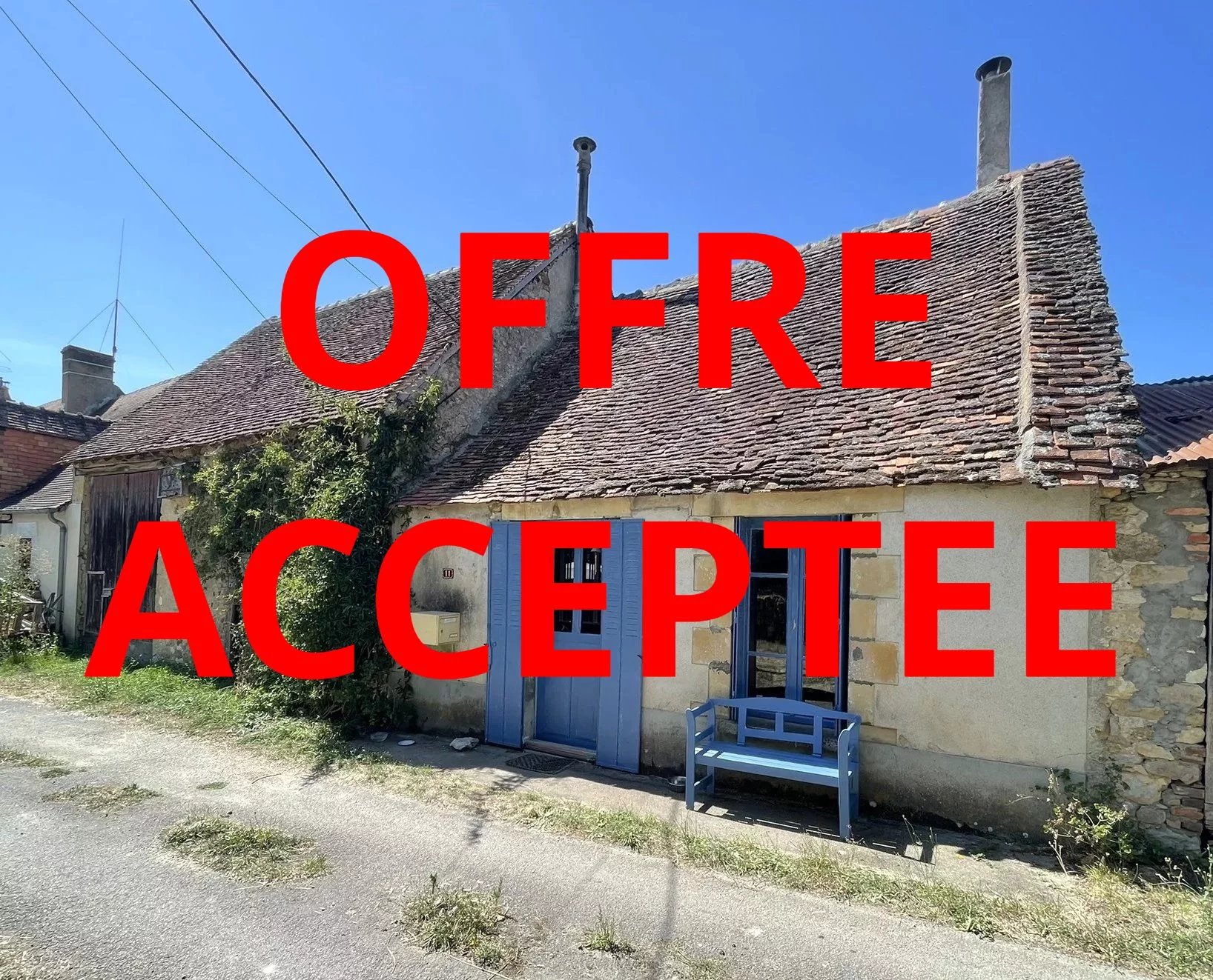 Two small houses with barn for sale near Prissac, Indre 36