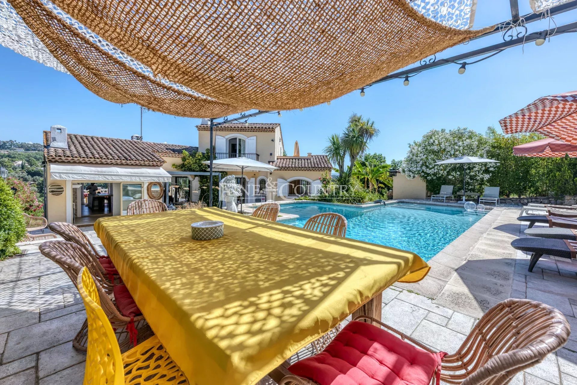 Photo of For sale  Villa in Valbonne - Panoramic view