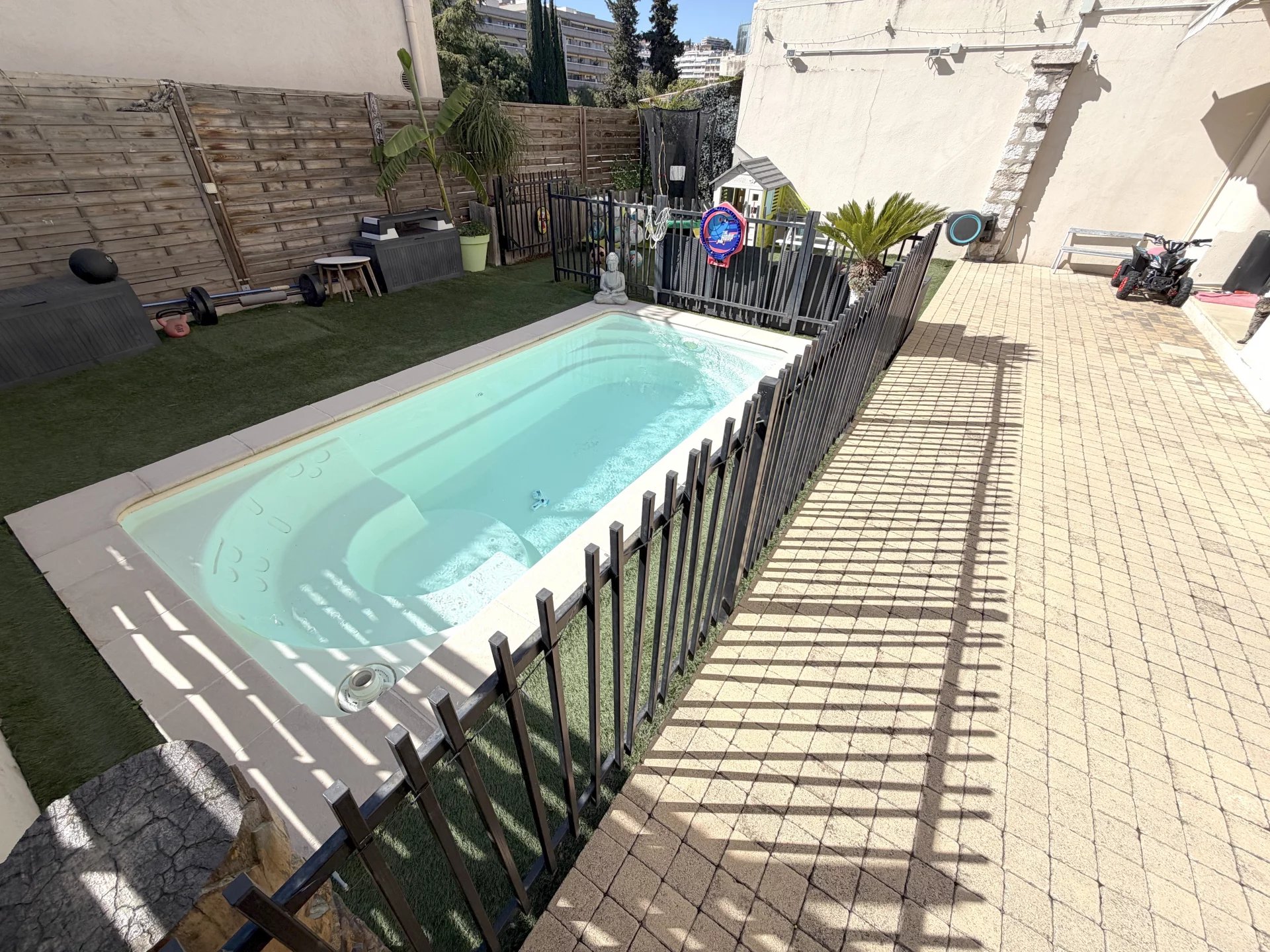 Gorbella / Le Ray – 4P avec jardin et piscine privative, comme une maison