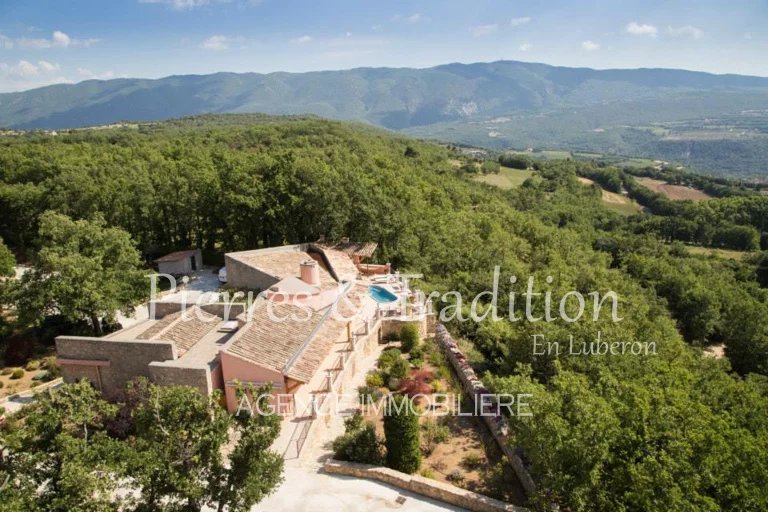 Provence, Luberon magnificent property with panoramic views