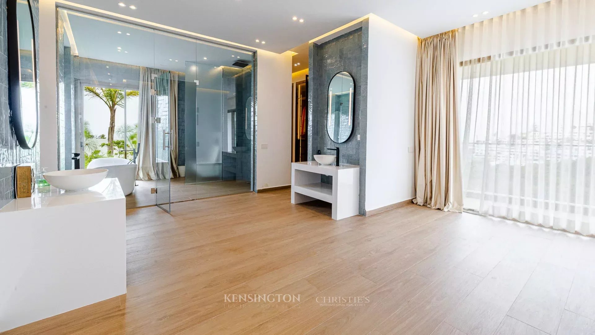 9 Bedroom Villa/Townhouse's Image 59