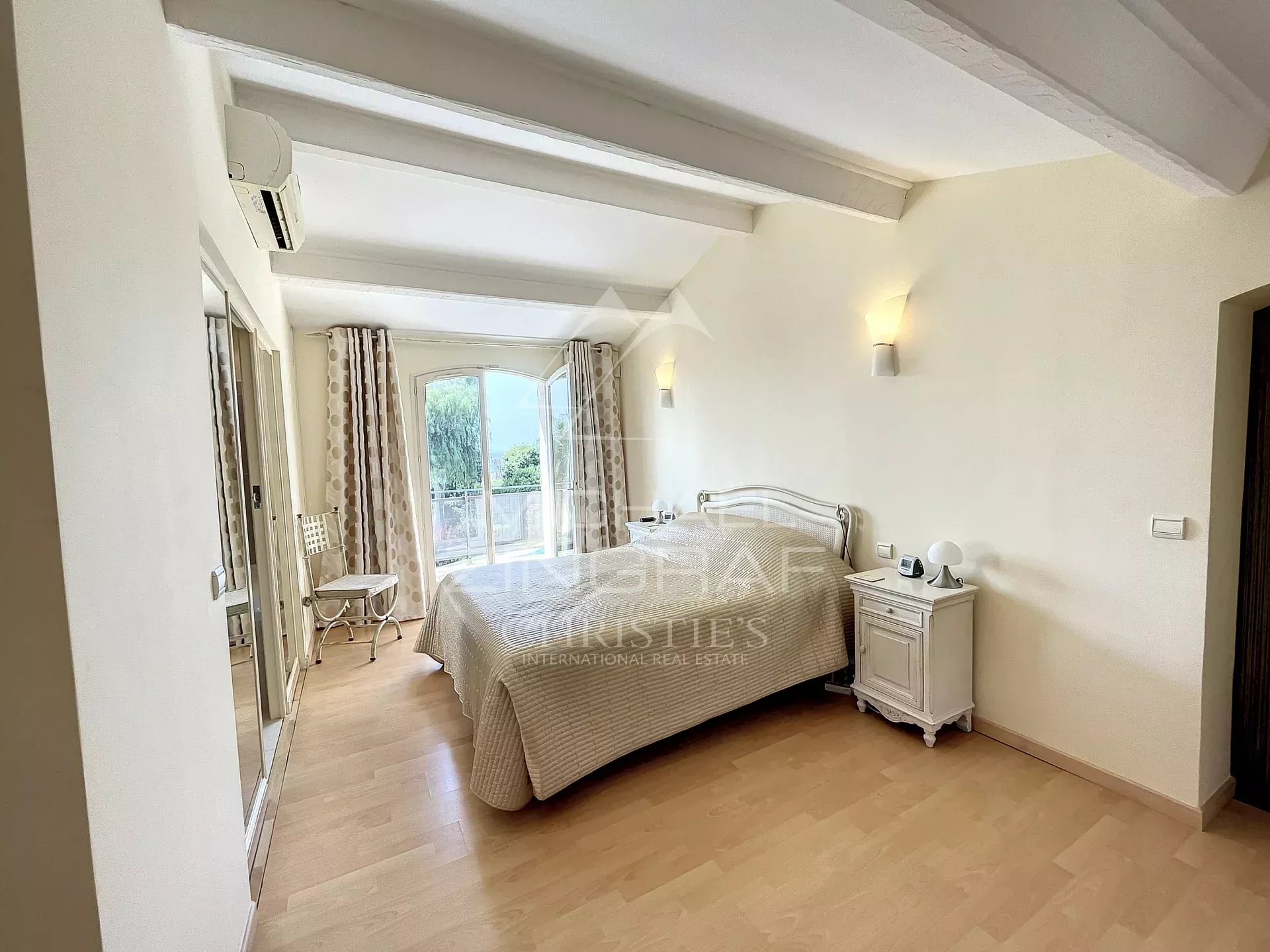 5 Bedroom Villa/Townhouse's Image 6