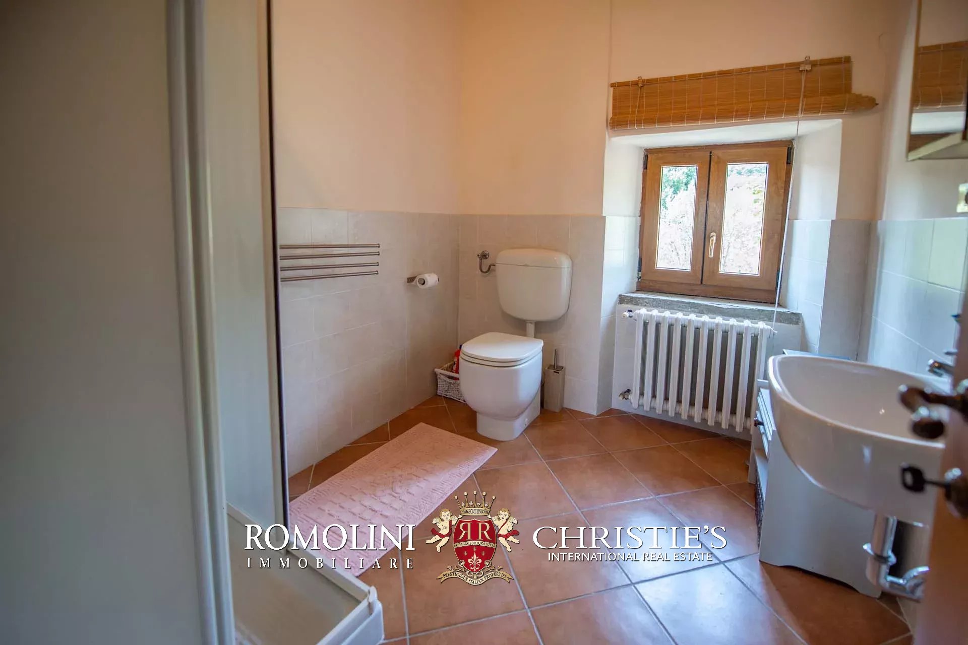 6 Bedroom Villa/Townhouse's Image 25