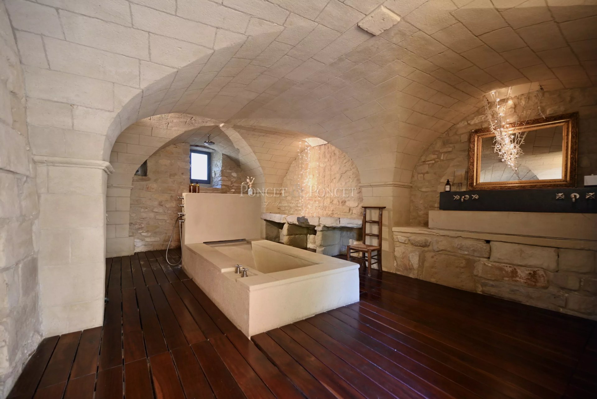 7 Bedroom Villa/Townhouse's Image 9