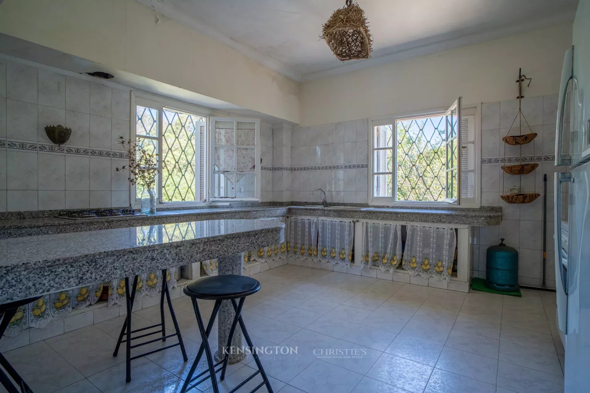 4 Bedroom Villa/Townhouse's Image 6