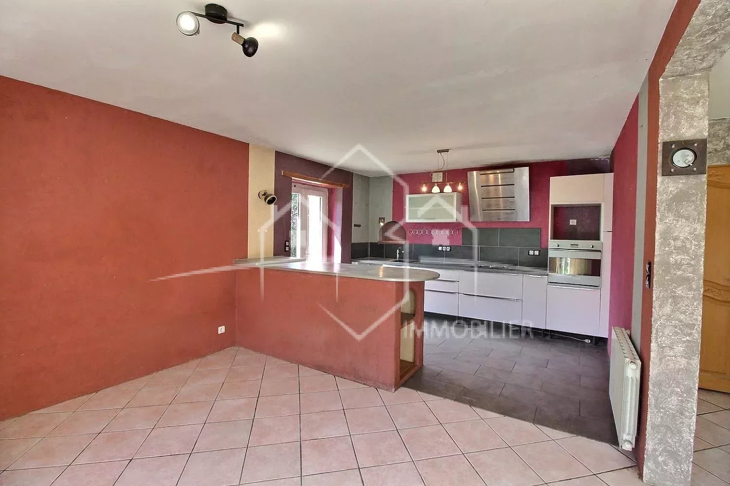 Maison en pierre de 105 m² sur un terrain de 4480 m²