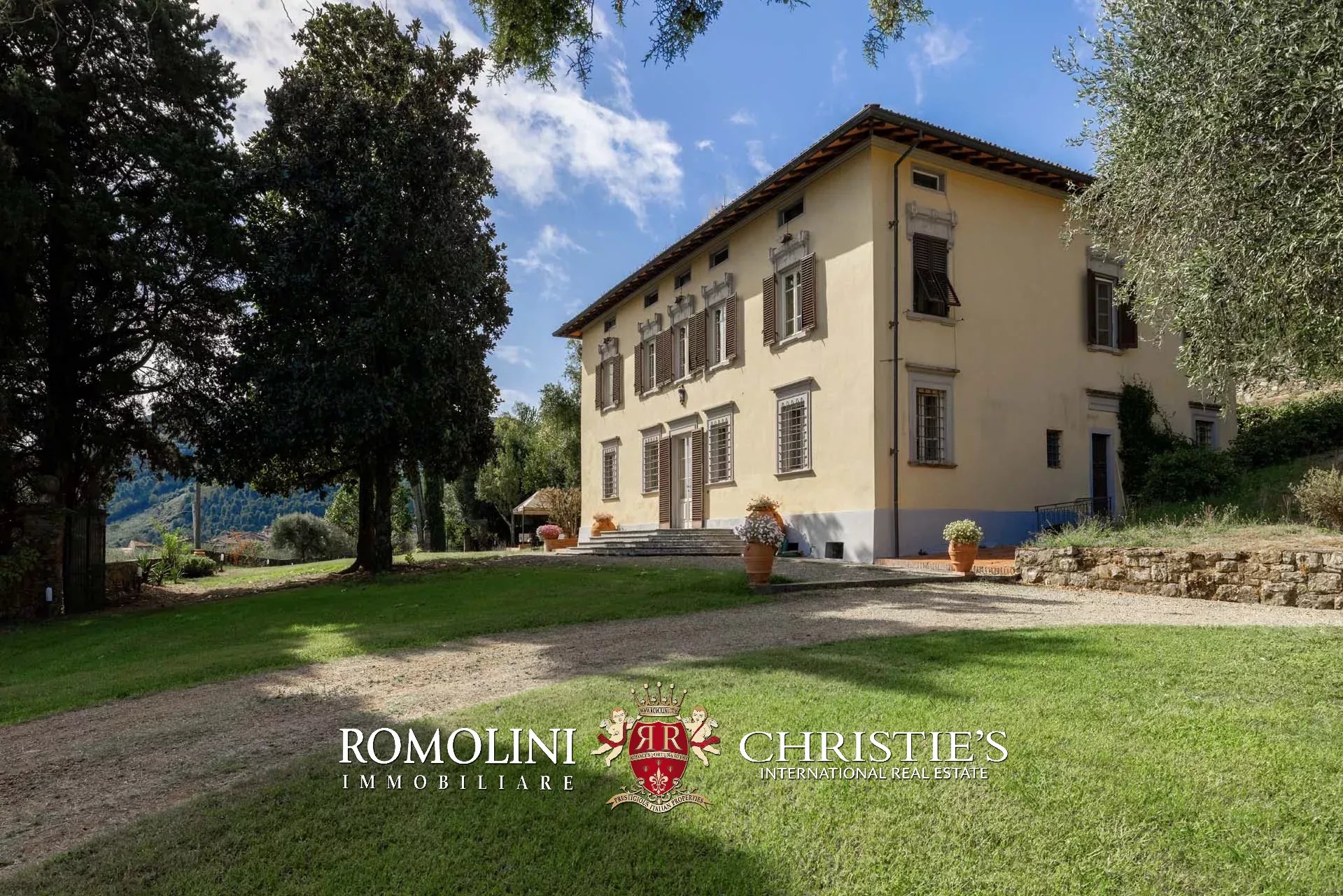 6 Bedroom Villa/Townhouse's Image 18