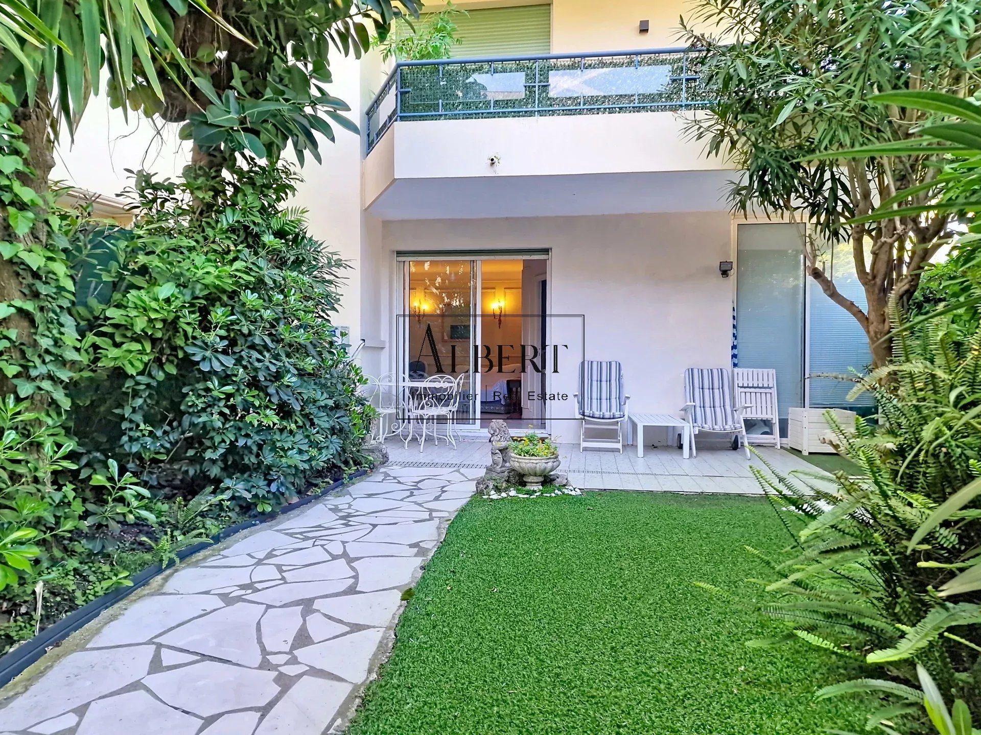 CANNES –BASSE CALIFORNIE  2P RDJ