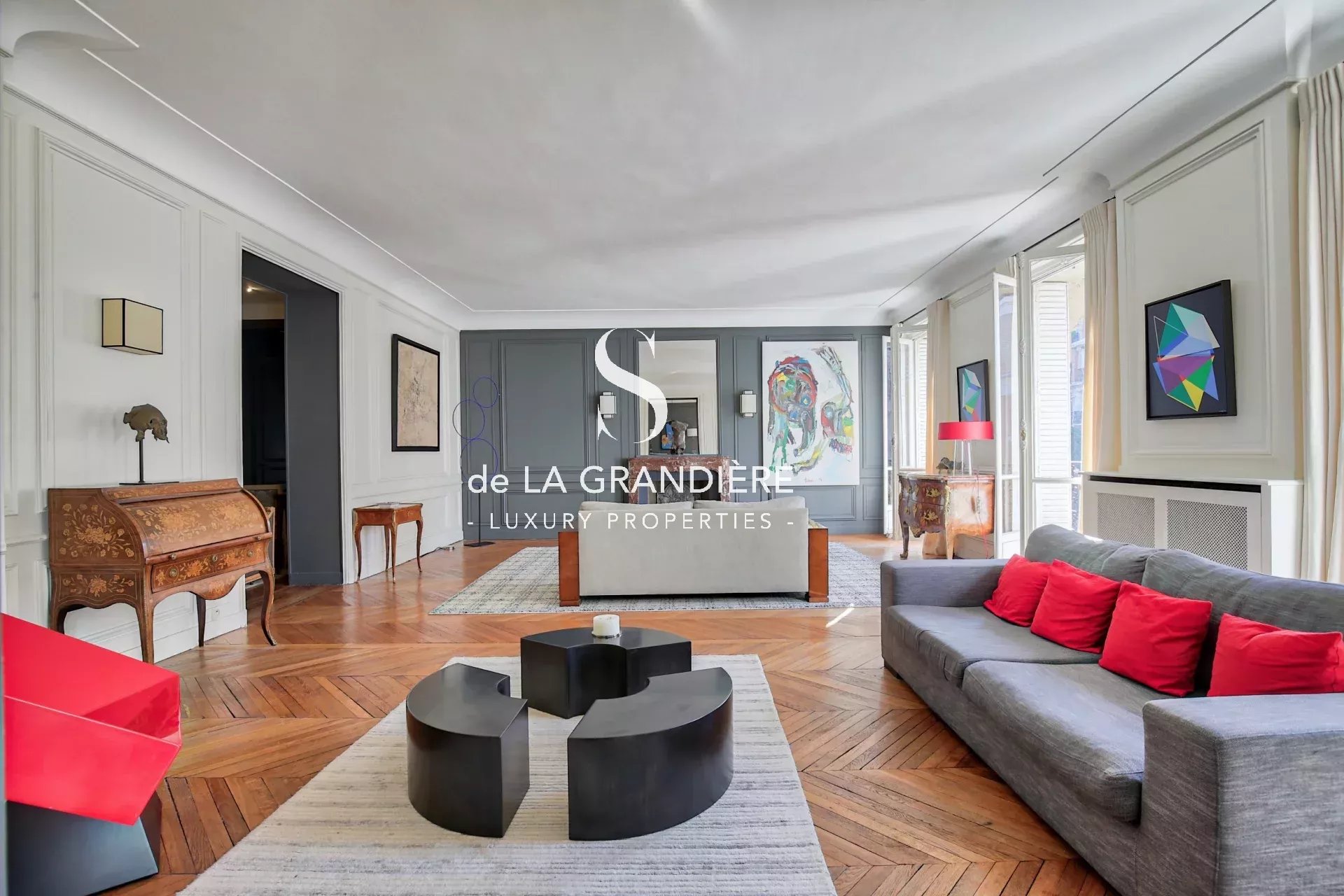 Paris 16ème - rue Emile Augier - 237m2