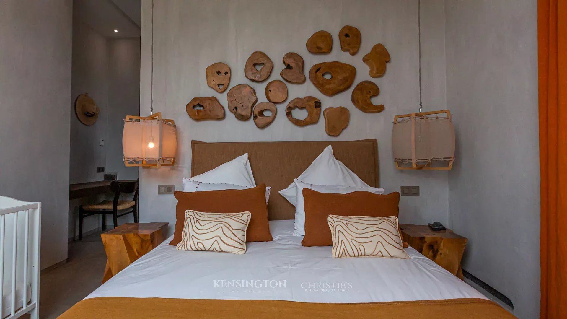 6 Bedroom Villa/Townhouse's Image 38