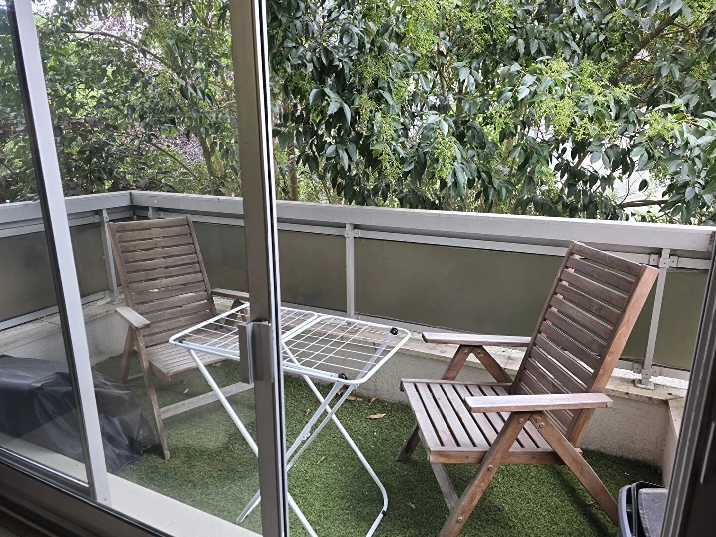 Appartement Courbevoie 1 pièce(s) 24.56 m2+ Balcon 4m²