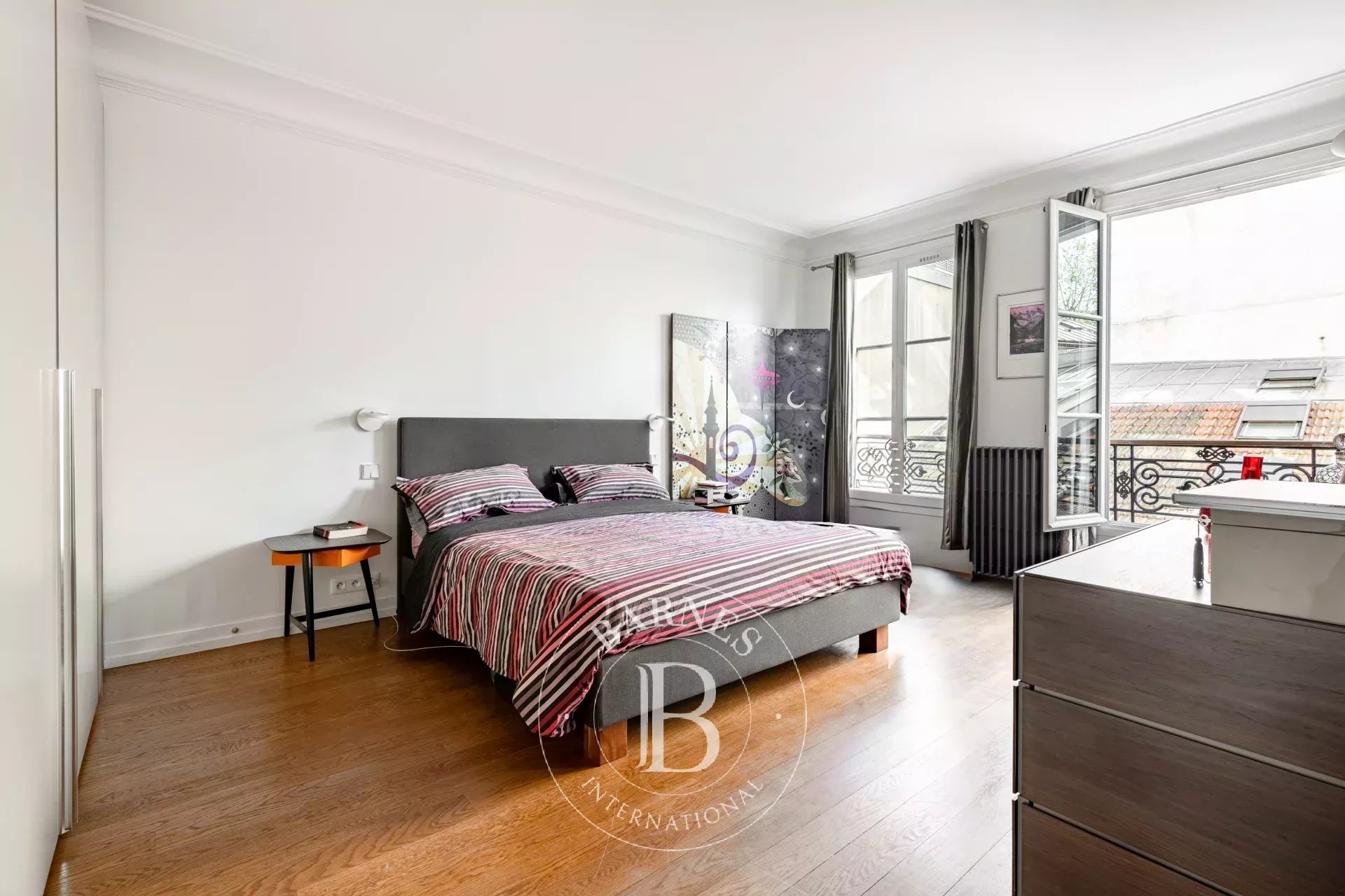 Daire Paris 4ème - picture 12