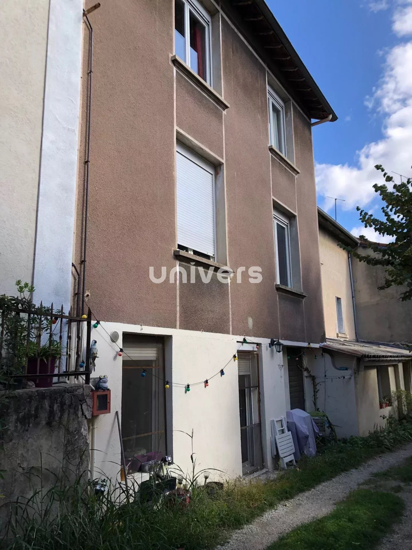 IMMEUBLE 192M2 avec 3 appartements