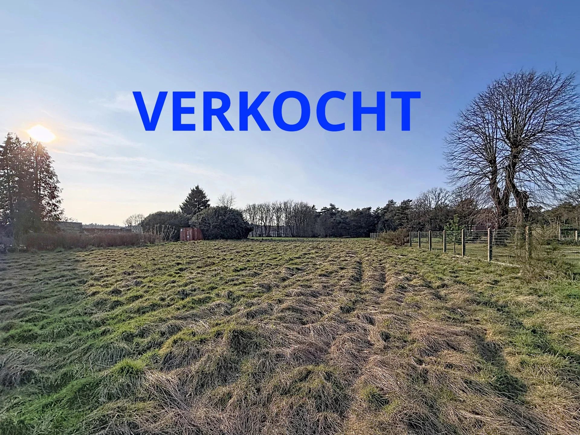 Prachtig gelegen bouwgrond (Lot 1 + 1 bis) van 1889 m² op een zeer gunstige locatie.