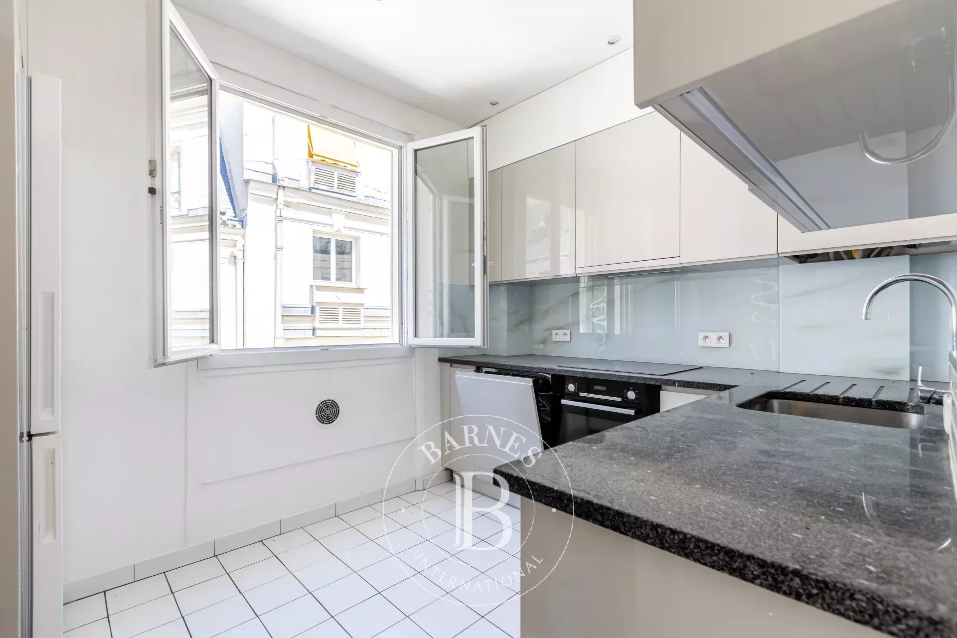 Paris  - Apartment 4 Bedrooms - picture 16
