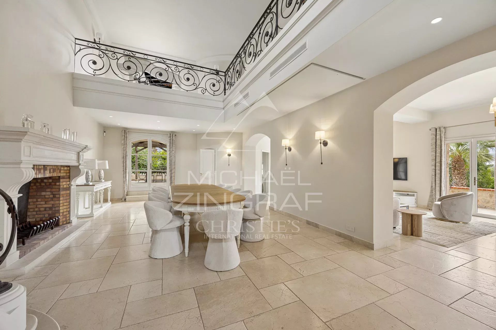 6 Bedroom Villa/Townhouse's Image 6
