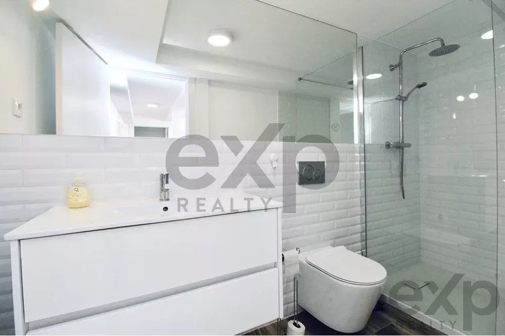"Elegant Coastal Villa in Fuseta: Your Dream Home" 85949001 image 11
