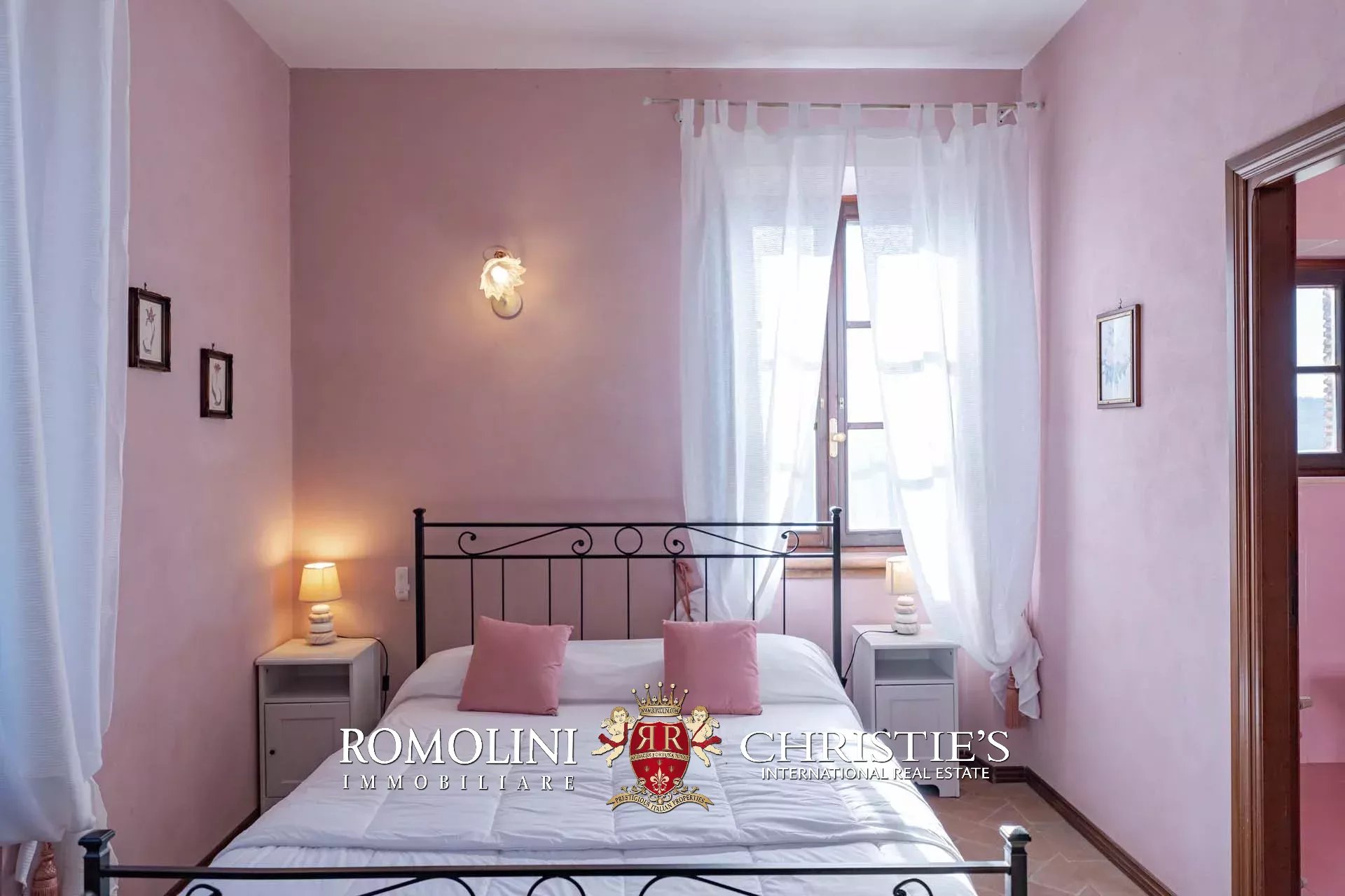 20 Bedroom Chateau's Image 64