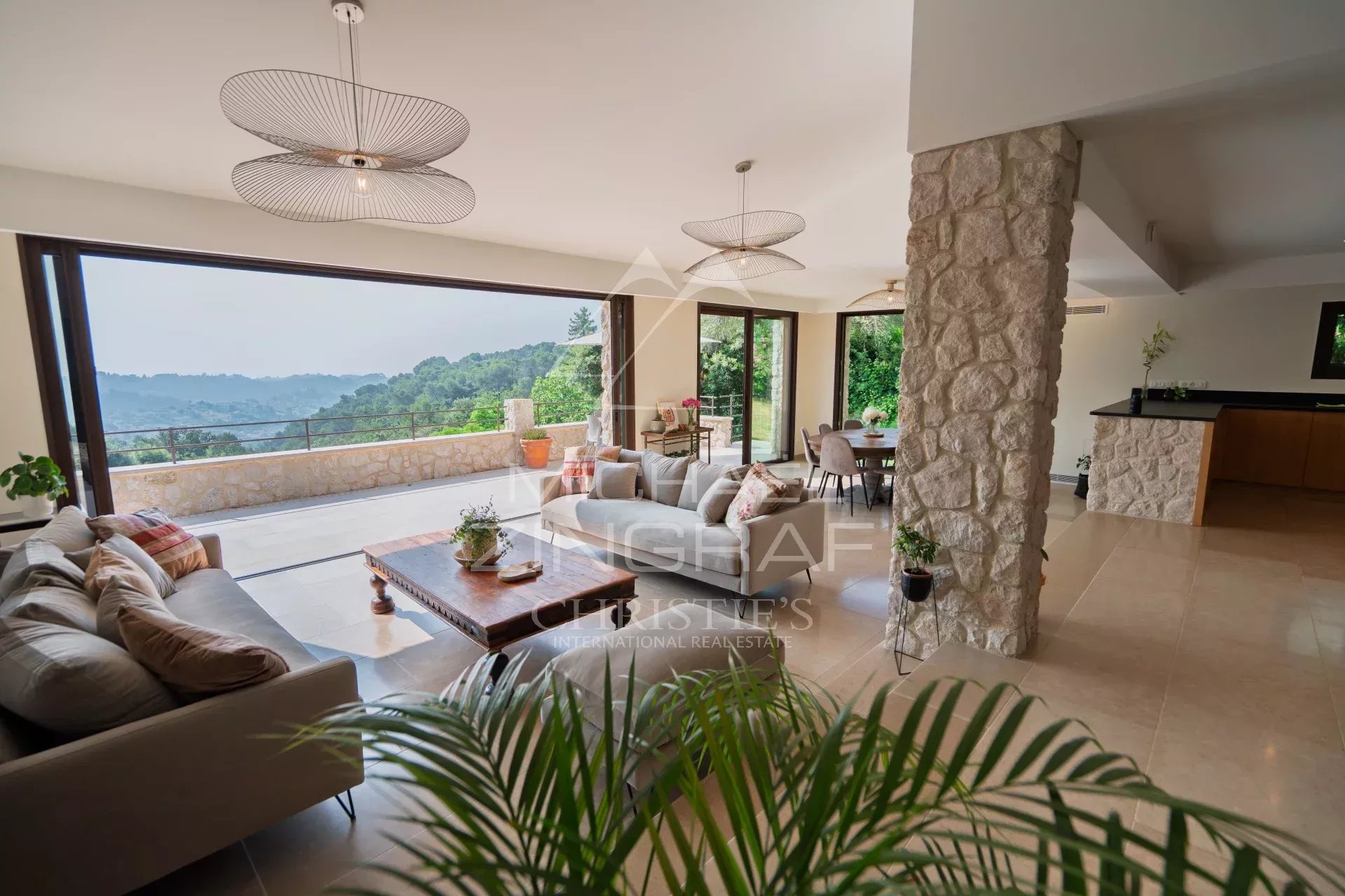 4 Bedroom Villa/Townhouse's Image 3
