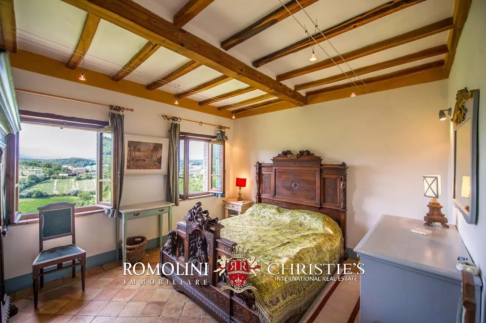 6 Bedroom Villa/Townhouse's Image 30