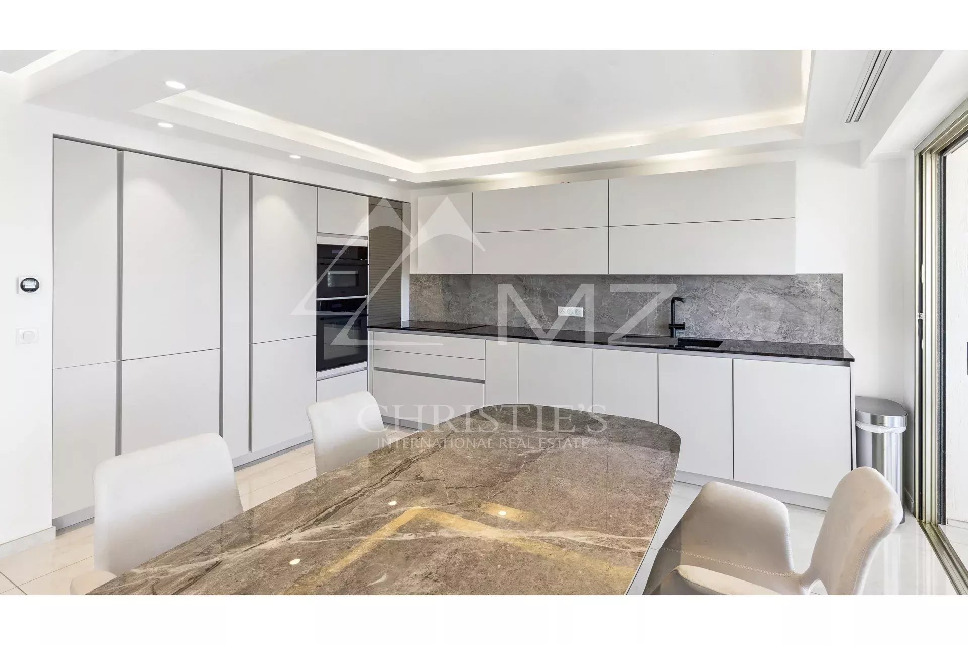 2 Bedroom Apartment/Flat's Image 5