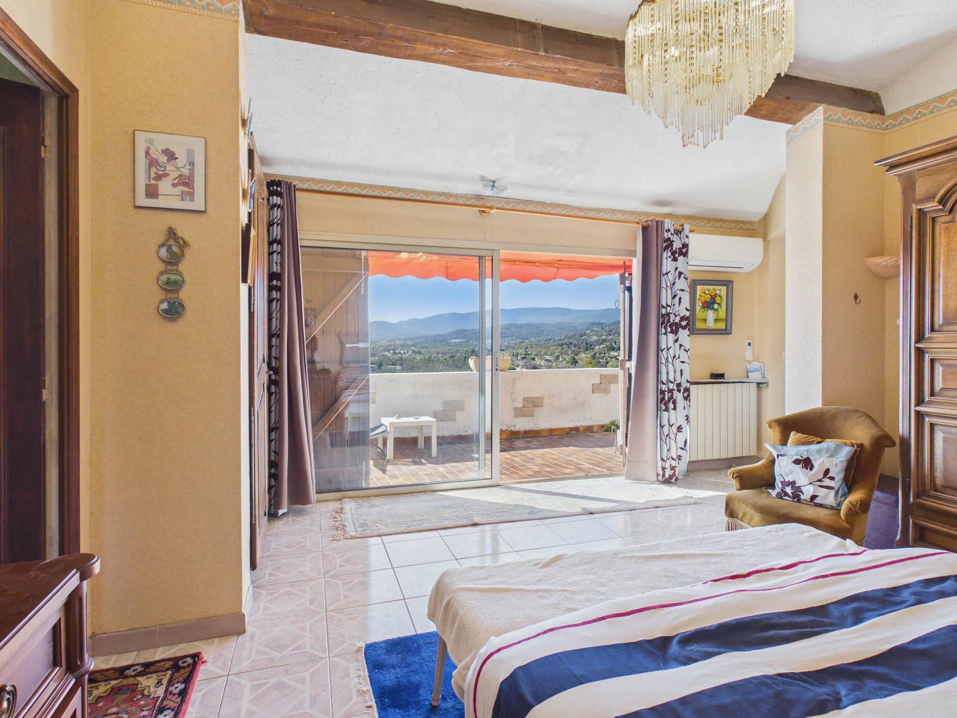 Villa to renovate with pool and view  - Montauroux