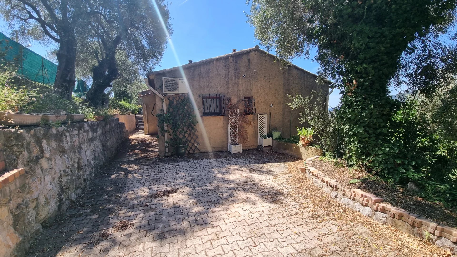 VILLA MENTON CASTELLAR