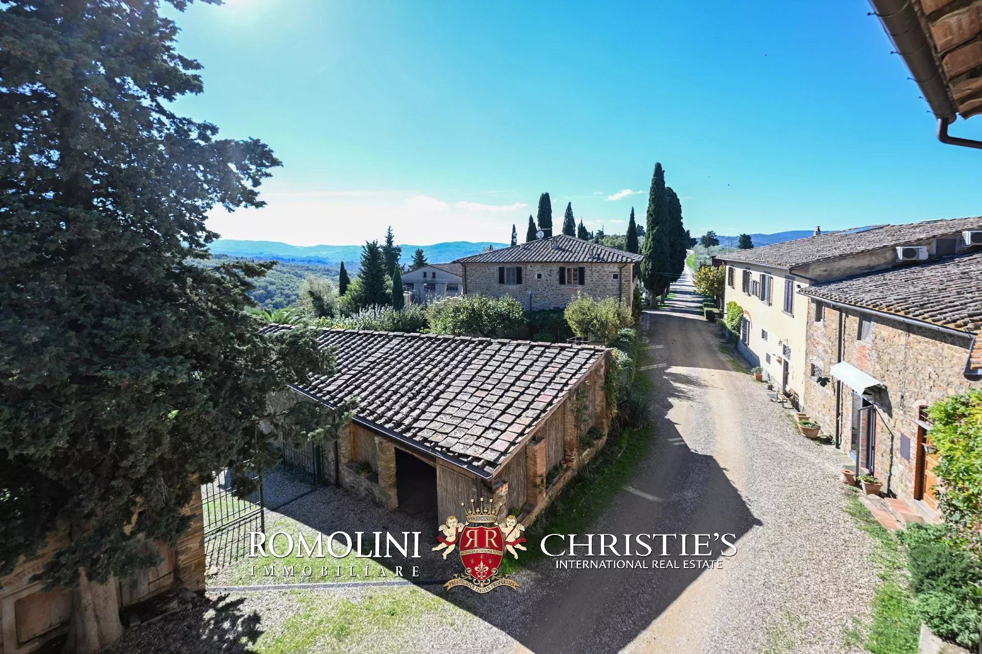 17 Bedroom Vineyard's Image 27