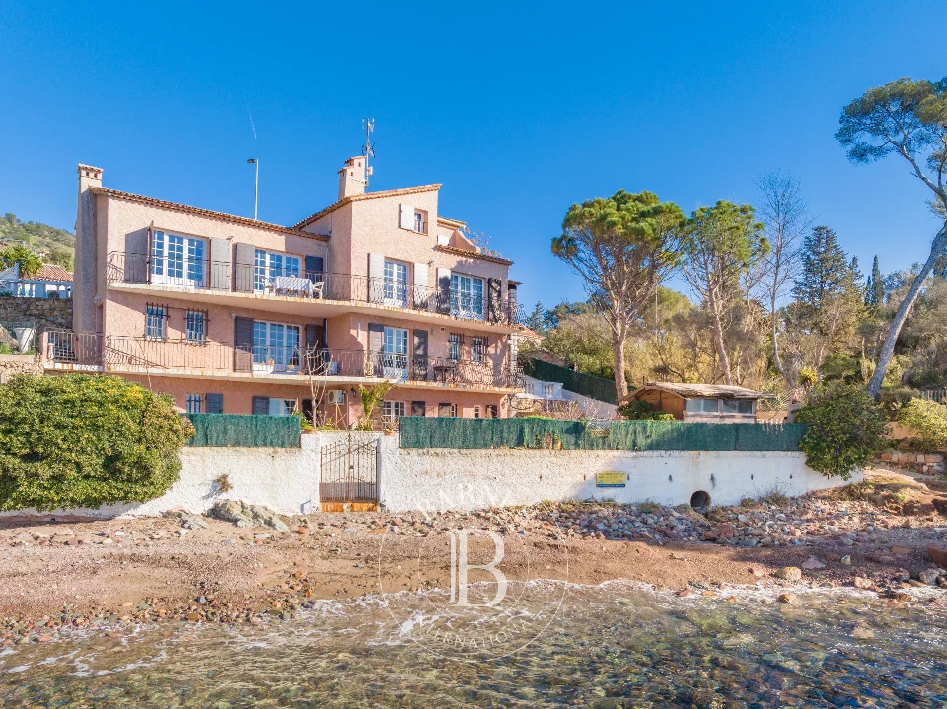 Villa Saint-Raphaël - picture 2