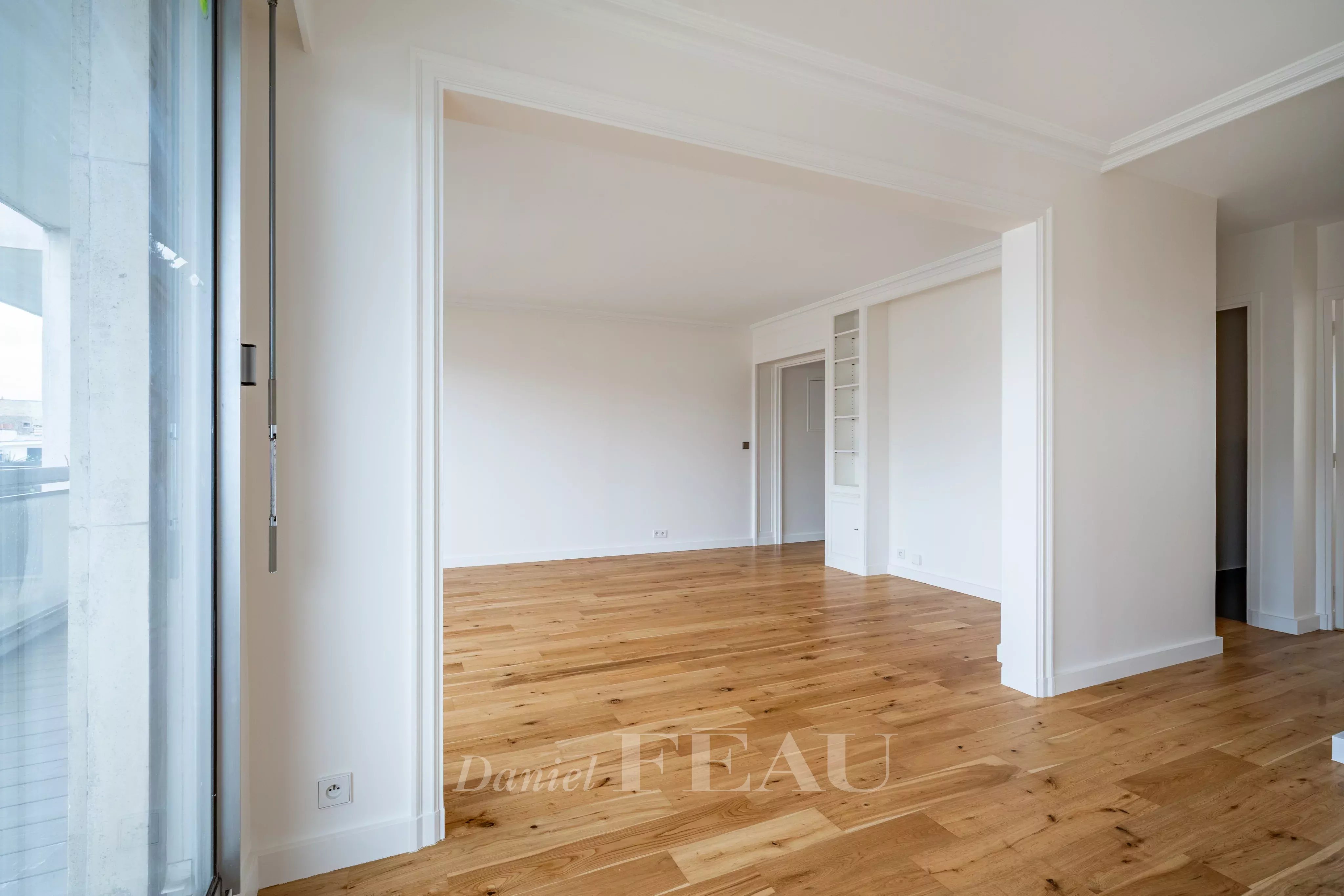 Sale Apartment Paris 16th