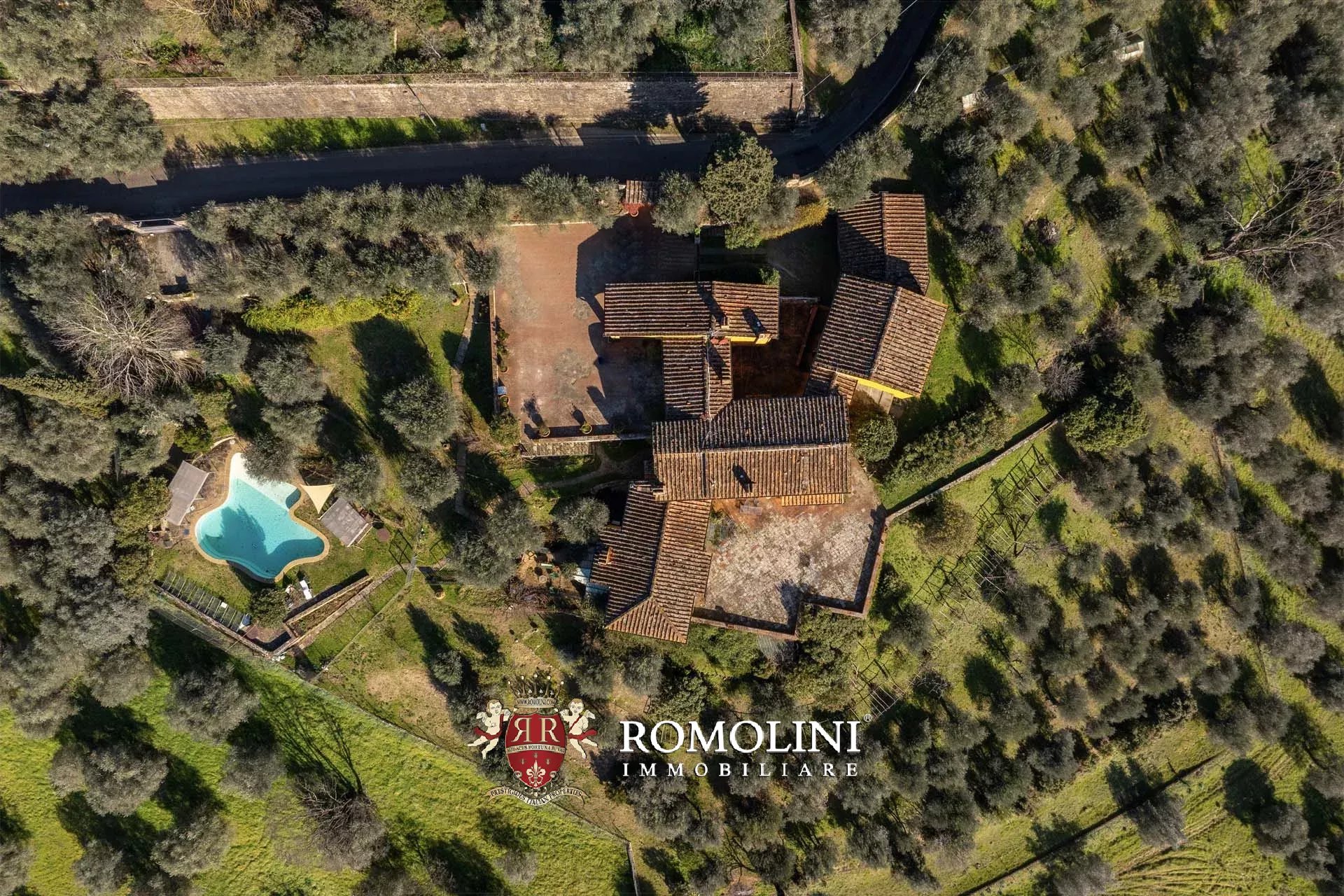 8 Bedroom Villa/Townhouse's Image 8