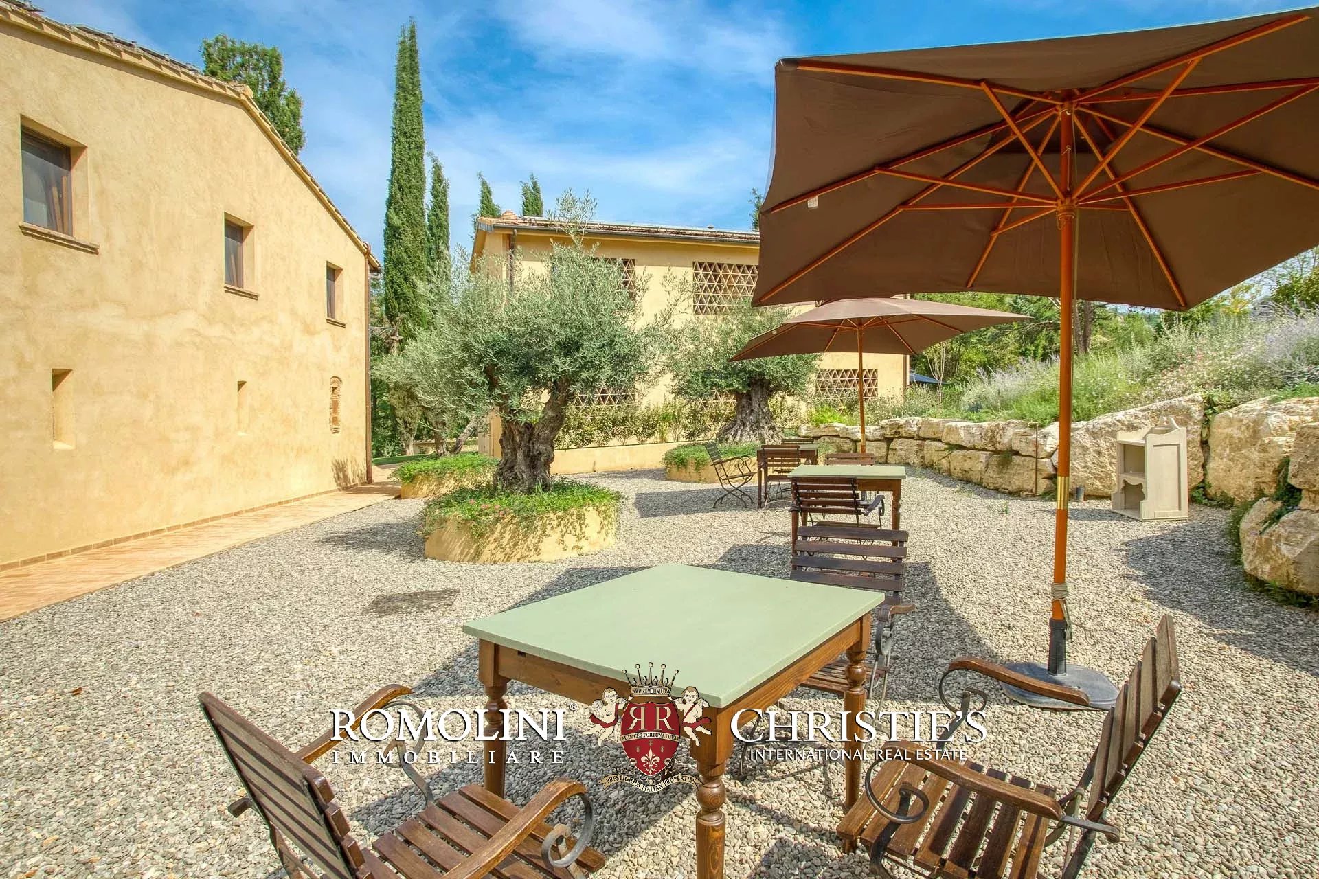 13 Bedroom Villa/Townhouse's Image 26