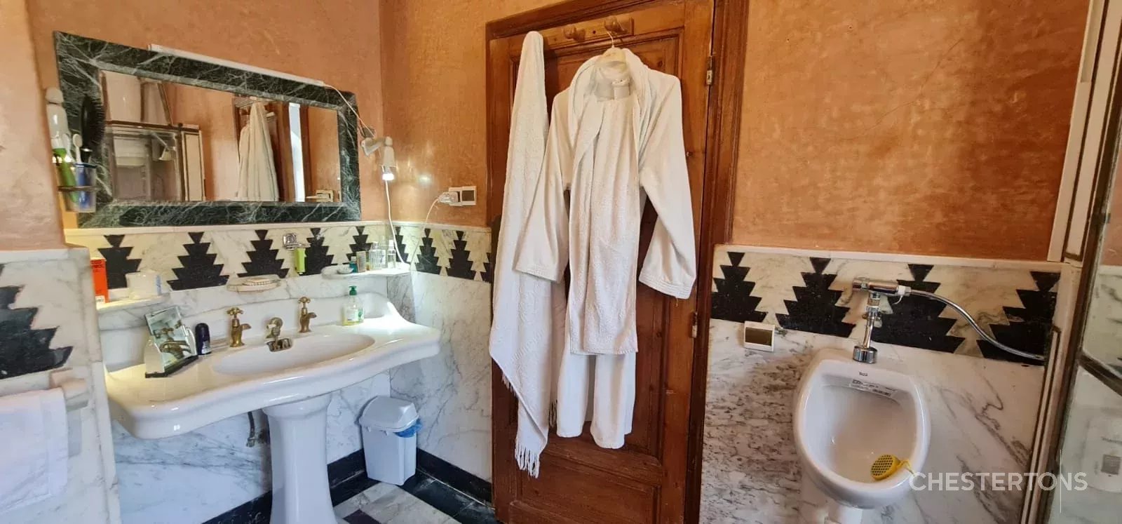 Image of Villa - 9 Bedrooms for Sale in Marrakech-Ménara-Marrakech-Morocco, Image 18