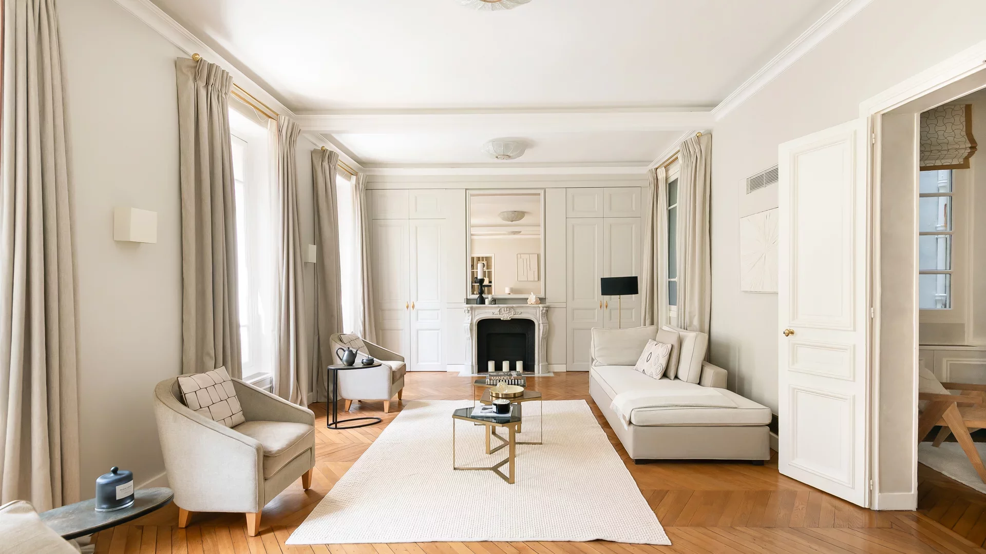 Paris 7e - RUE DU BAC