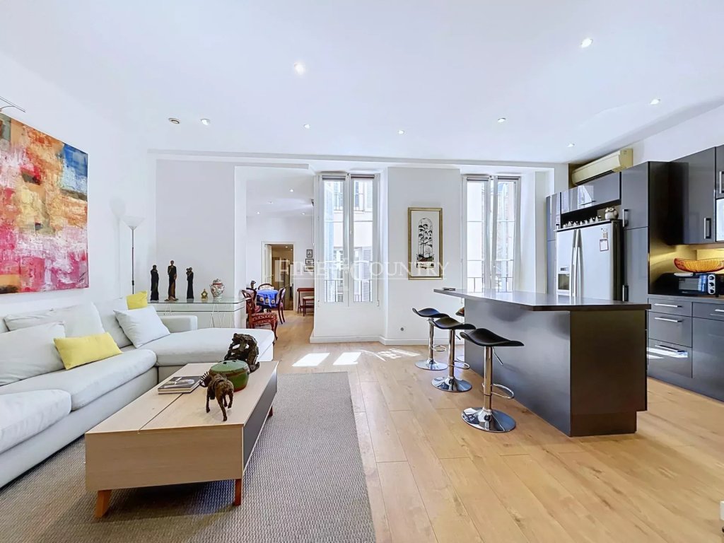 Apartment for sale in Cannes — Appartment 3 bedrooms for sale in Cannes Banane