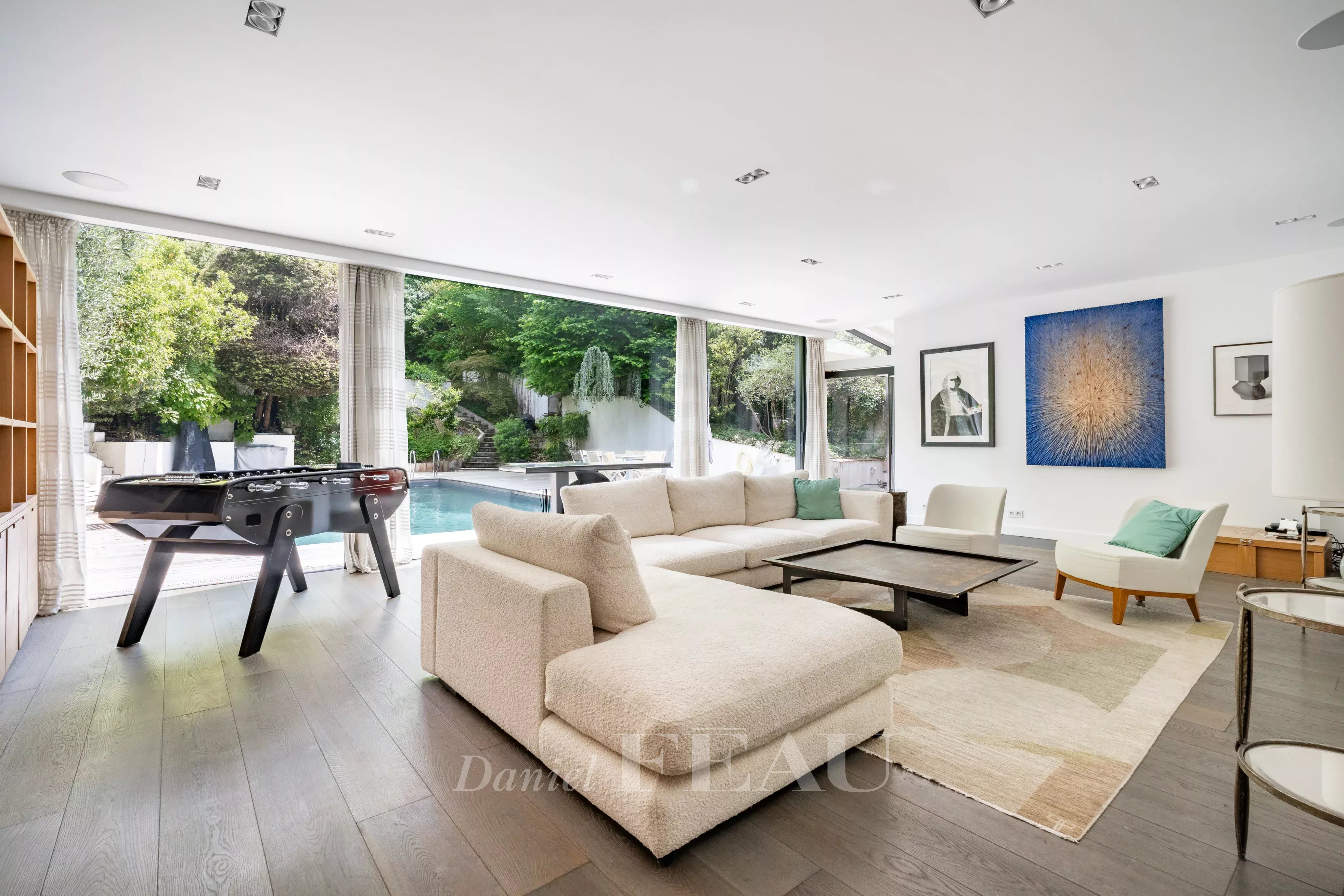 Bougival – A 4-bed property with a swimming pool